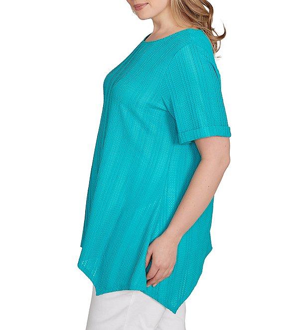 Ruby Rd. Plus Size Textured Solid Knit Crinkle Stripe Round Neck Short Sleeve Sharkbite Hem Top Product Image