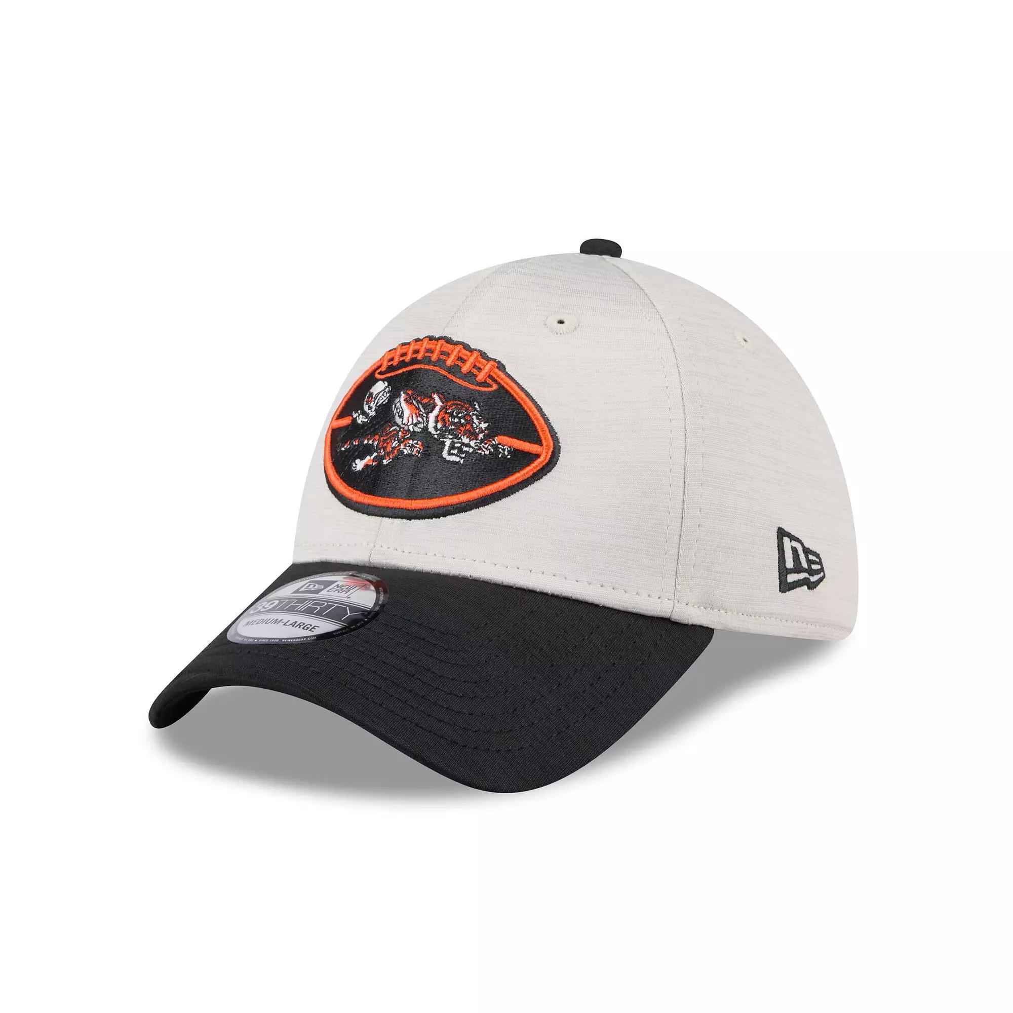 Men's New Era Stone/Black Cincinnati Bengals 2024 Sideline Historic 39THIRTY Flex Hat,  Product Image