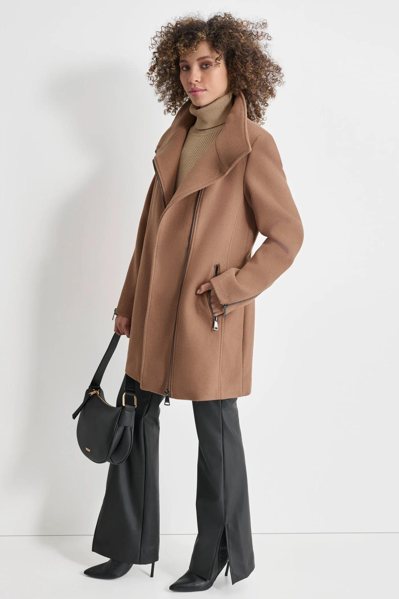 WOOL COAT WITH ZIPPER DETAIL Product Image