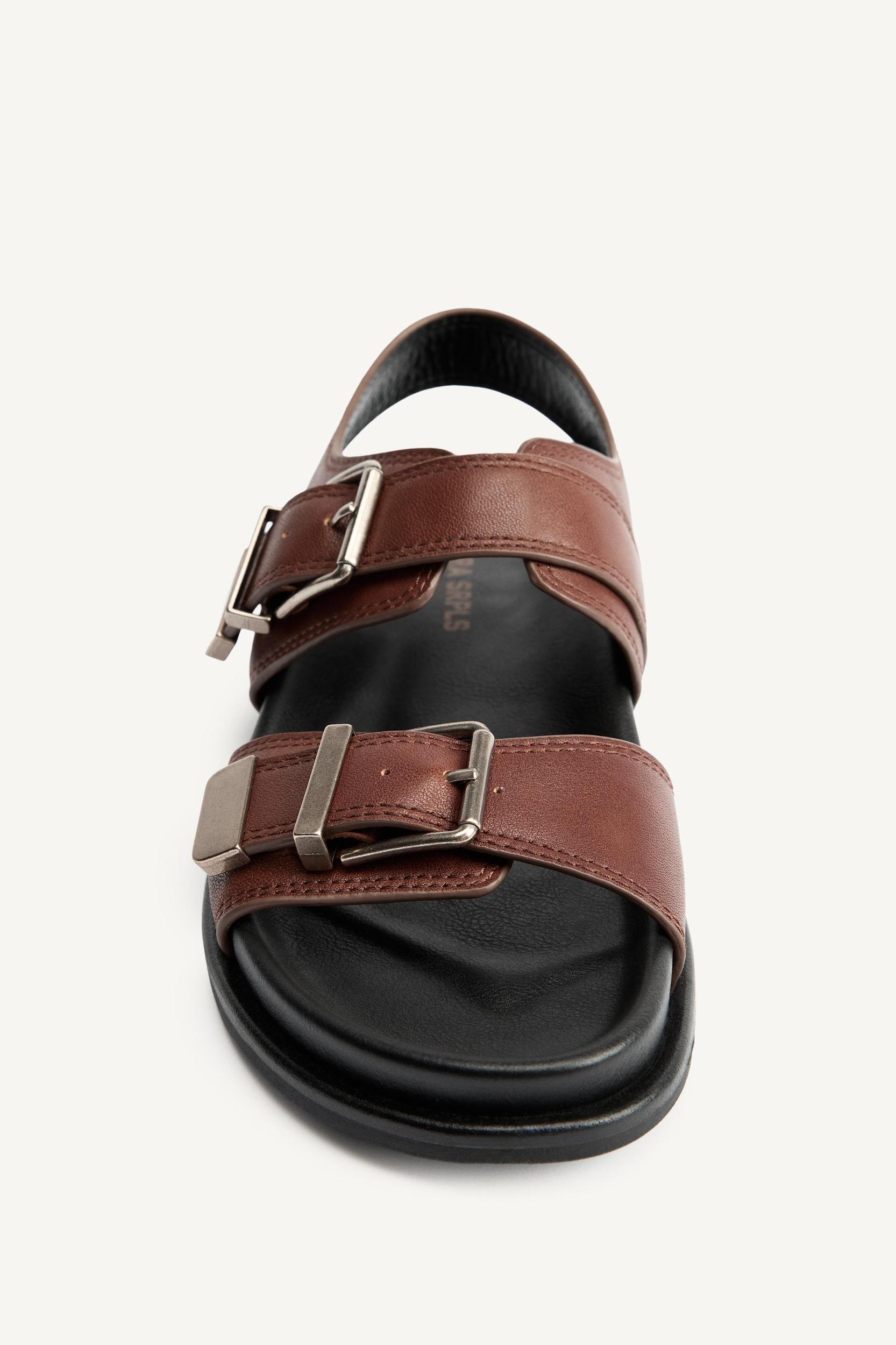 LTHR BUCKLED SNDLS Product Image