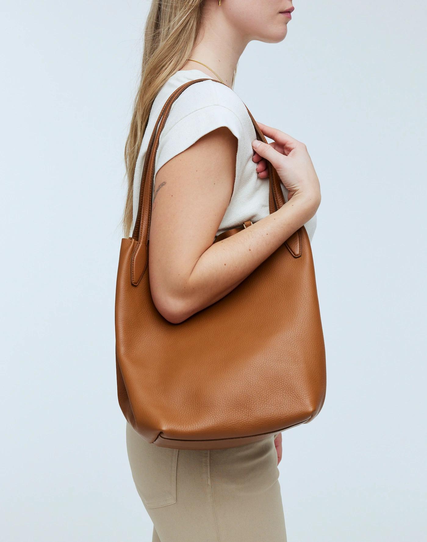 The Shopper Tote in Soft Grain Product Image