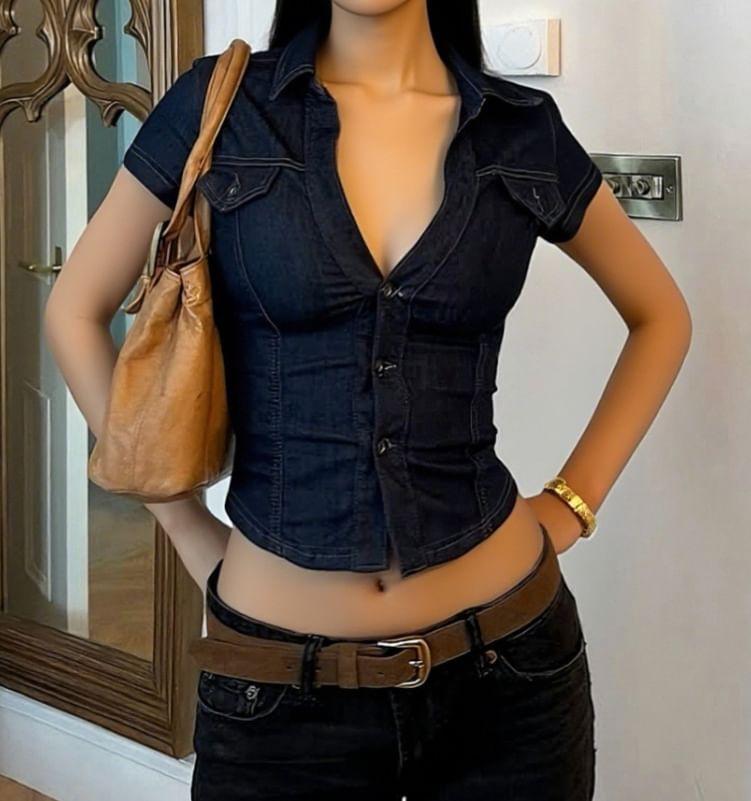 Short-Sleeve V-Neck Contrast Stitching Denim Crop Slim Fit Shirt Product Image