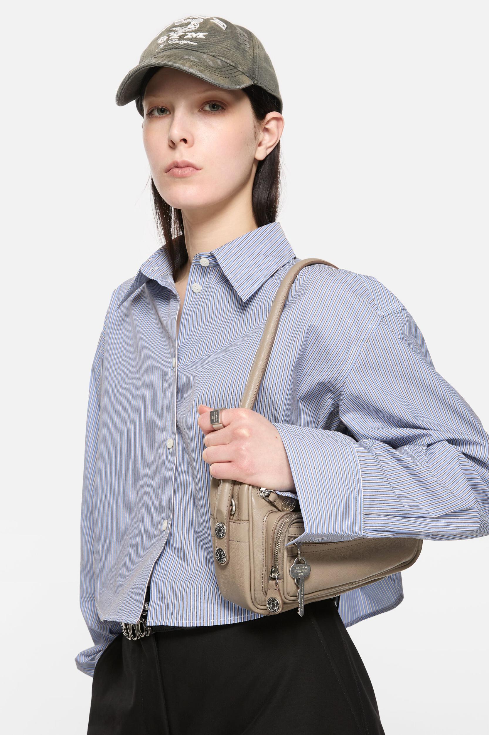 Logo engraved signet ring Product Image