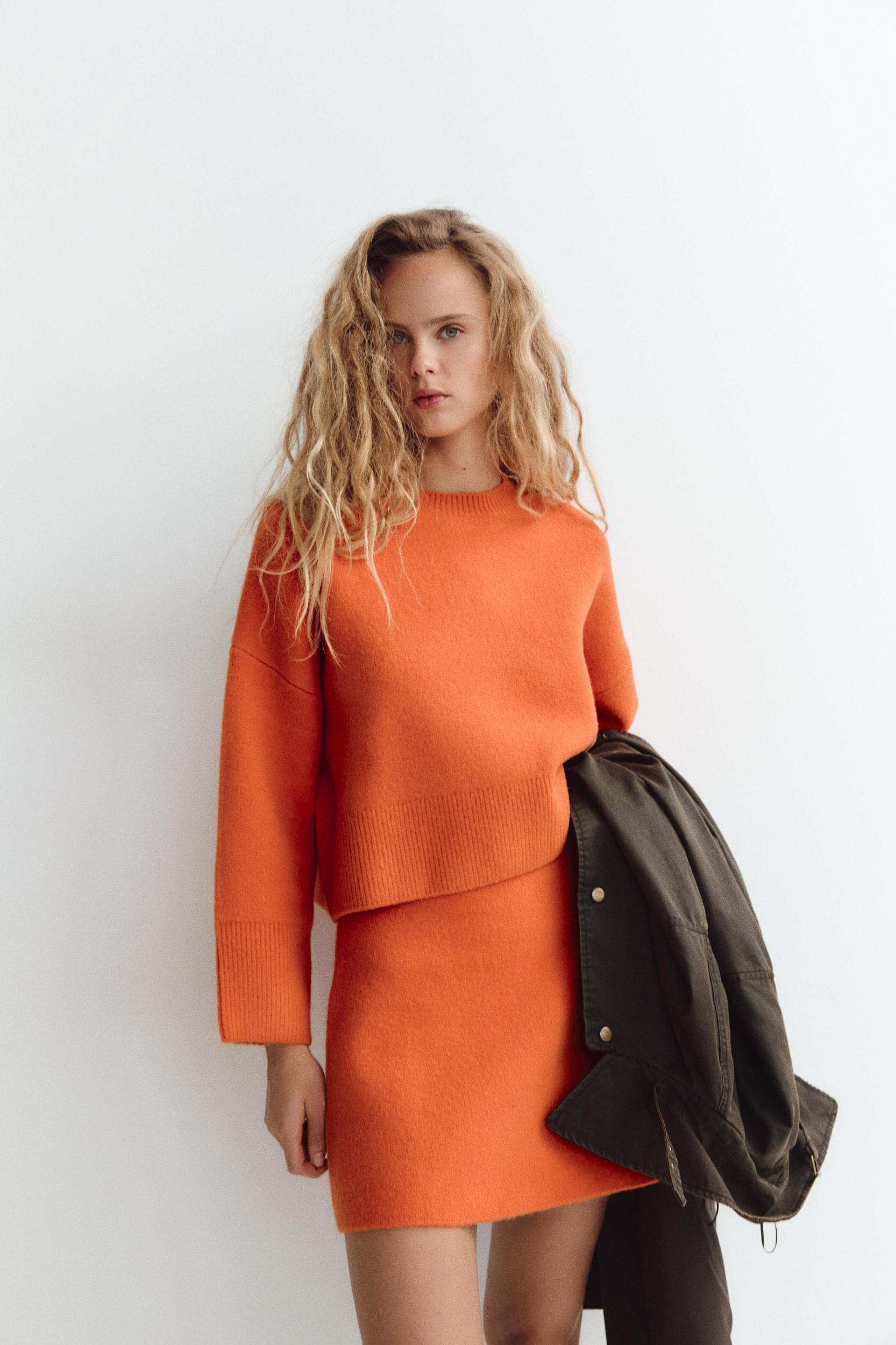 BASIC KNIT SWEATER Product Image