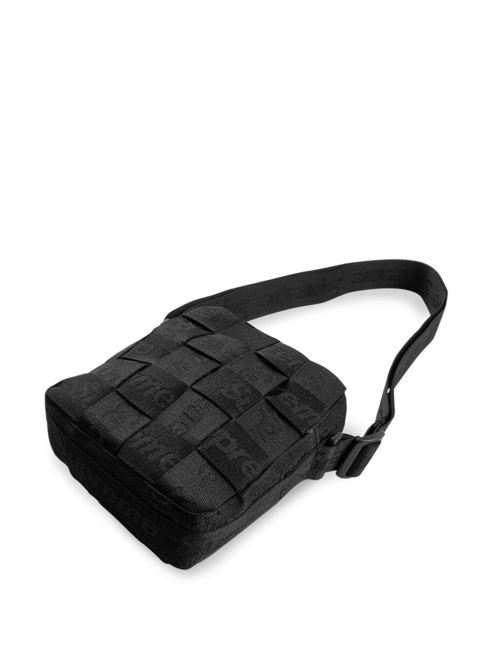 Woven messenger bag Product Image