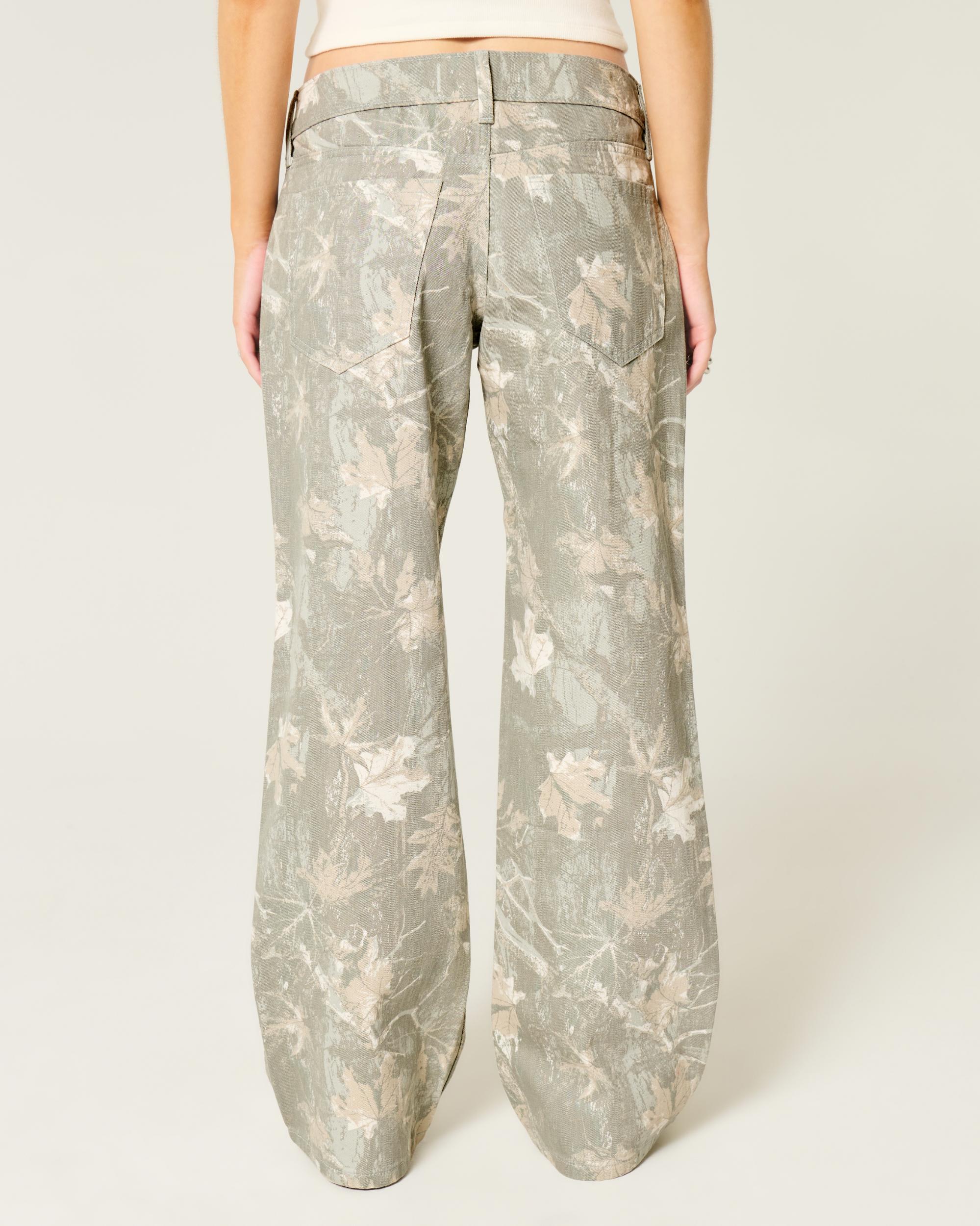 Low-Rise Camo Baggy Jeans Product Image