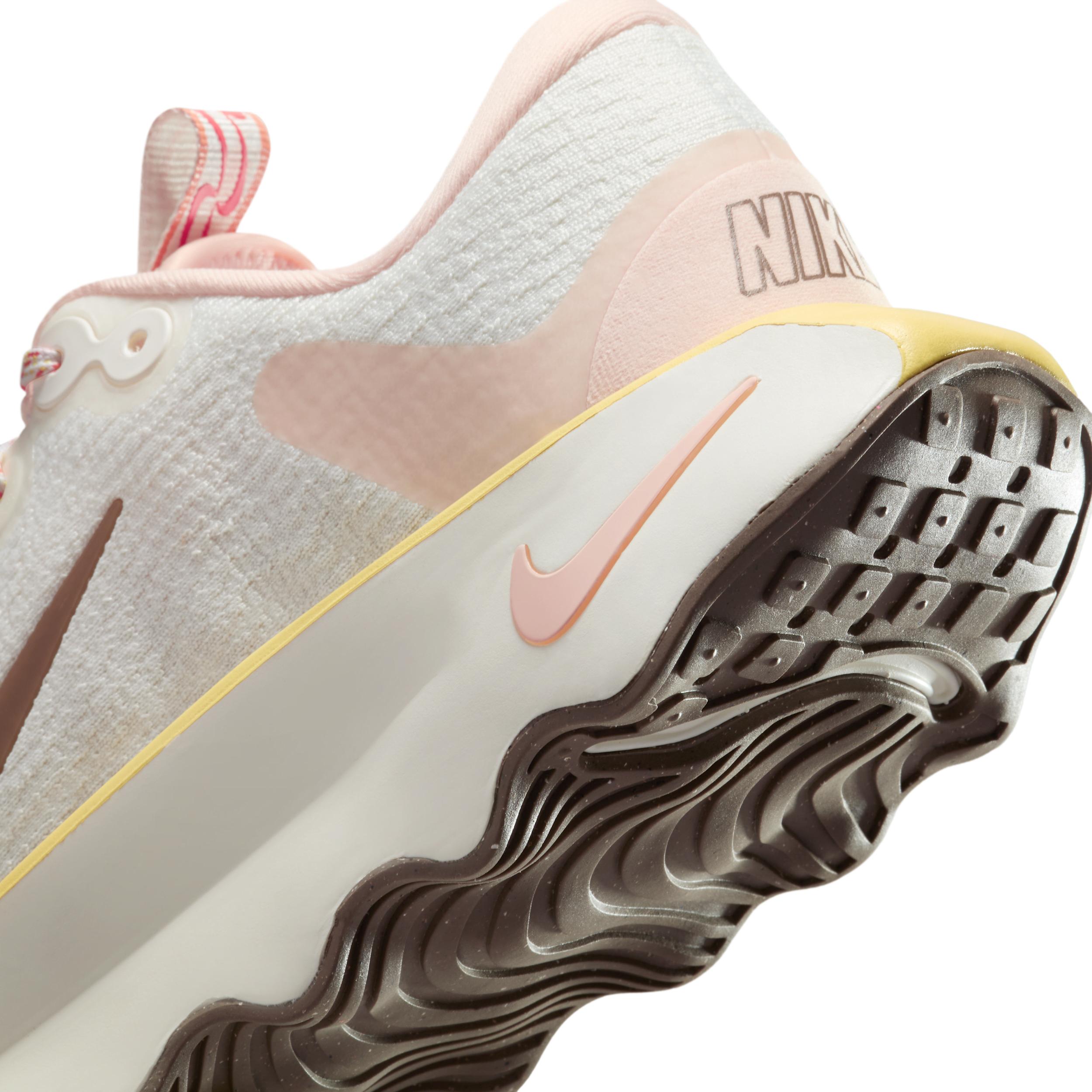 Nike Women's Motiva Walking Shoes Product Image