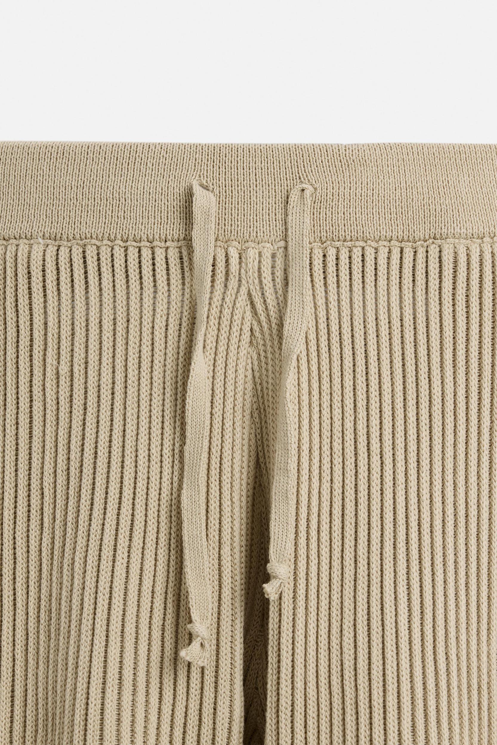 RELAXED FIT RIBBED SHORTS Product Image