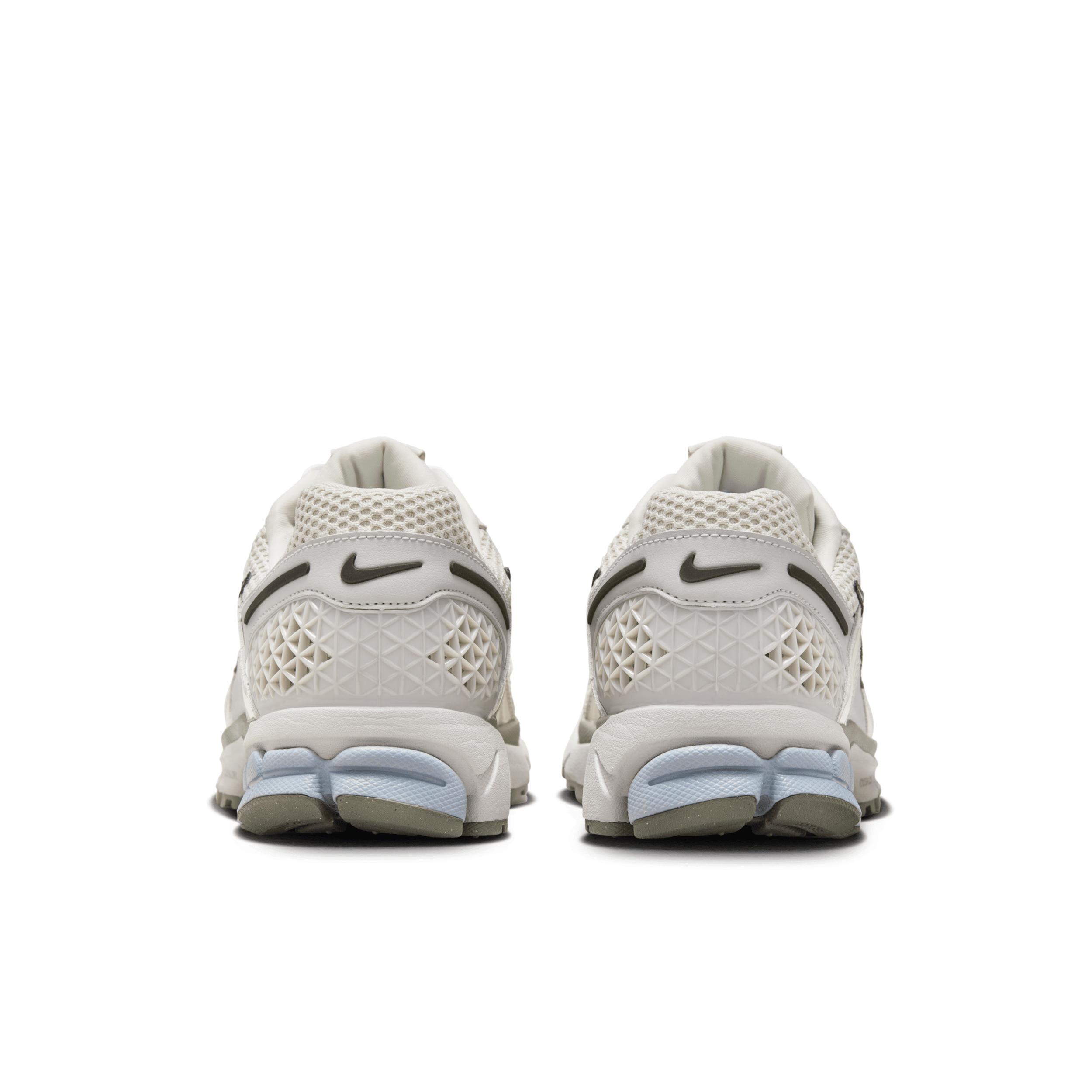 Nike Men's Zoom Vomero 5 SE Shoes Product Image