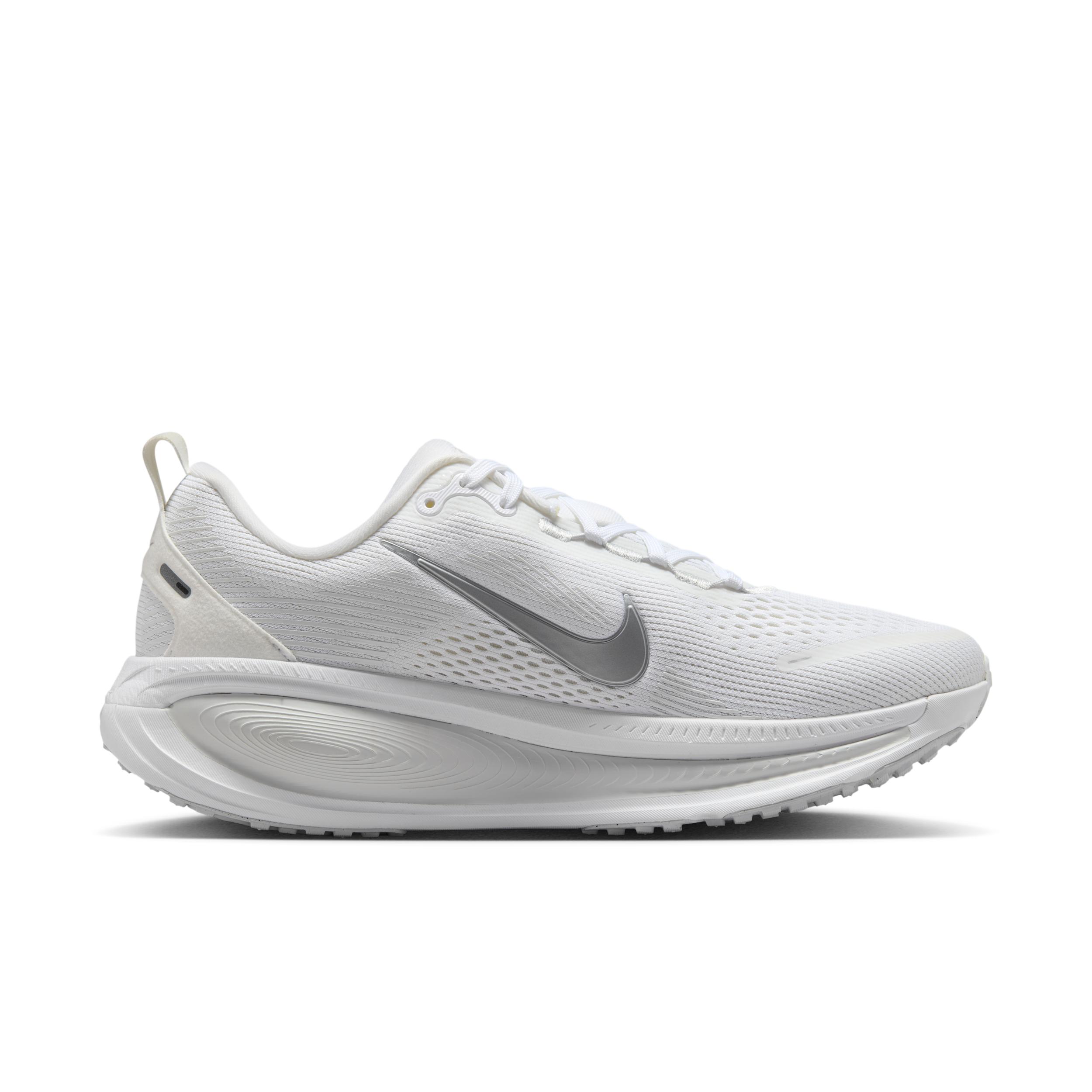 Nike Womens Vomero 18 Road Running Shoes | HM6804-104 Product Image