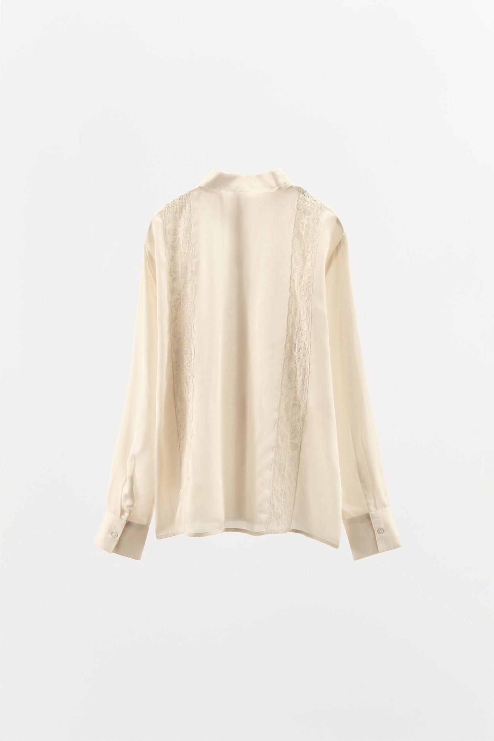 LACE SATIN BLOUSE Product Image