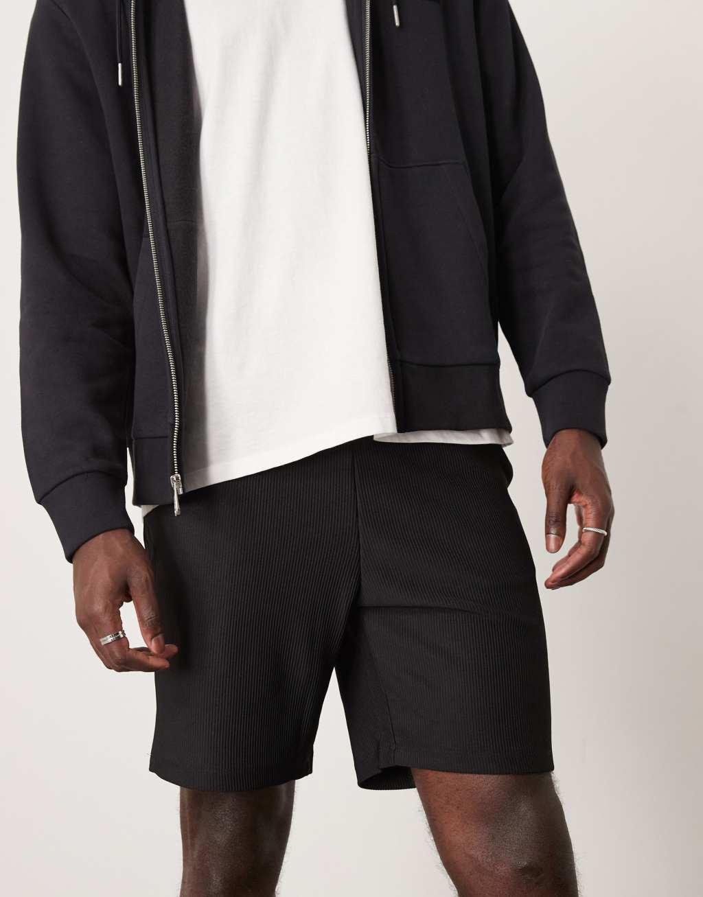 Selected Homme plisse shorts in black - part of a set Product Image