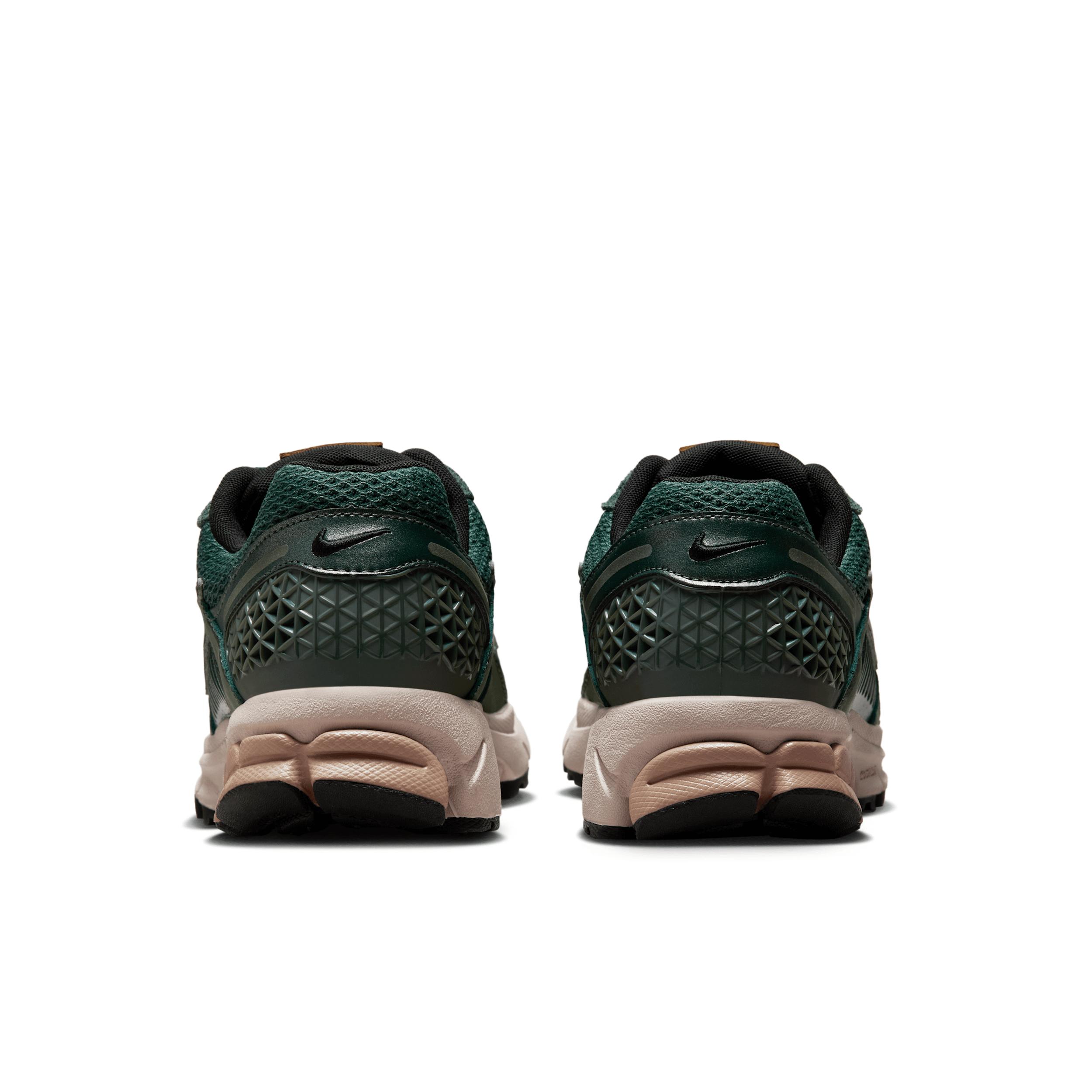 Nike Women's Zoom Vomero 5 Shoes Product Image