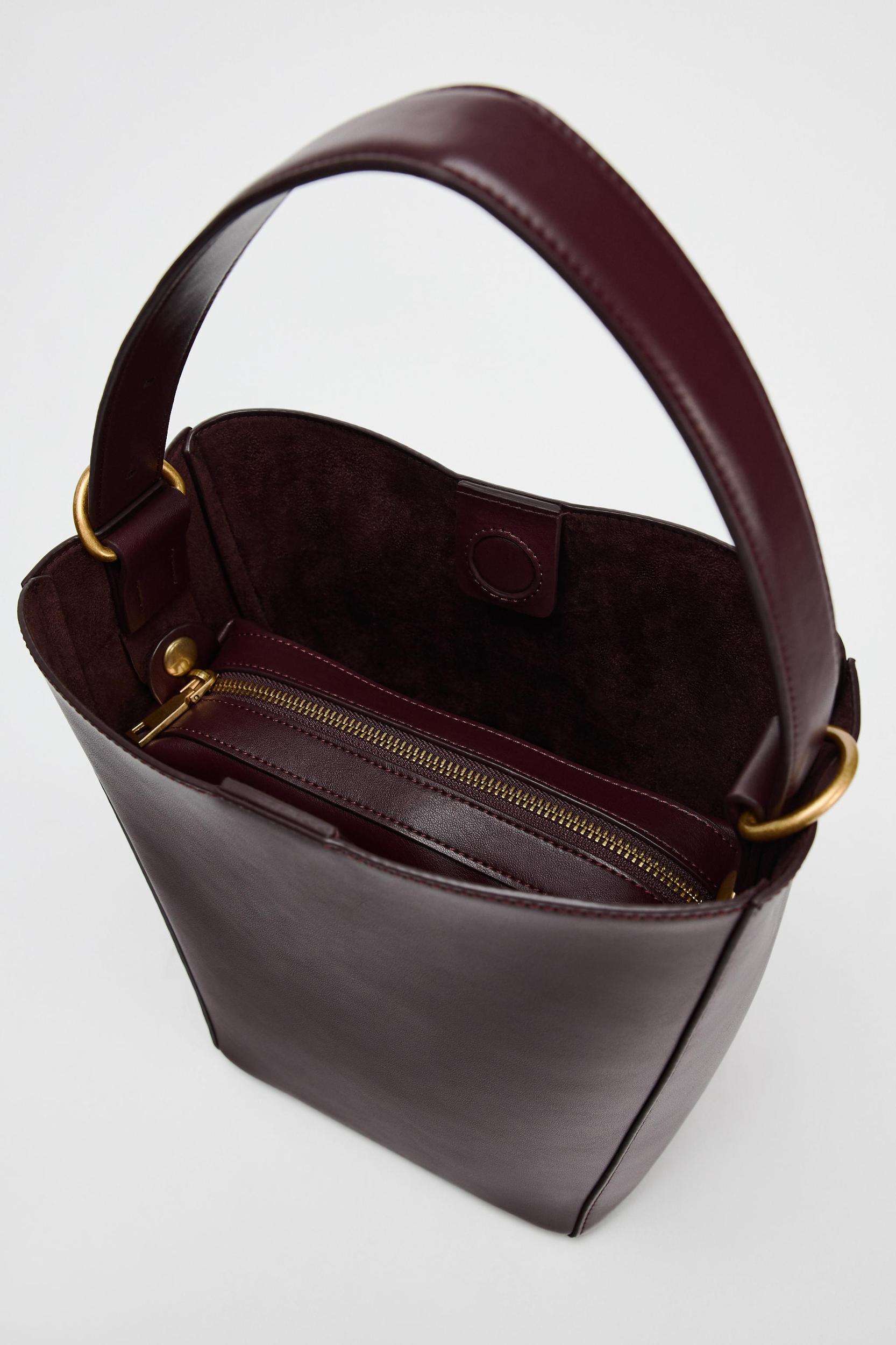 BUCKET BAG Product Image