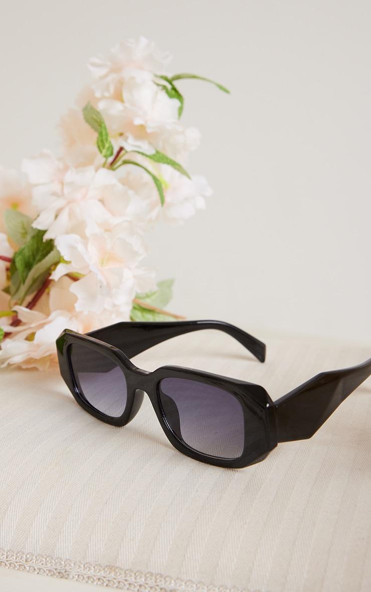 Black Diamond Detail Rectangular Frame Sunglasses Product Image