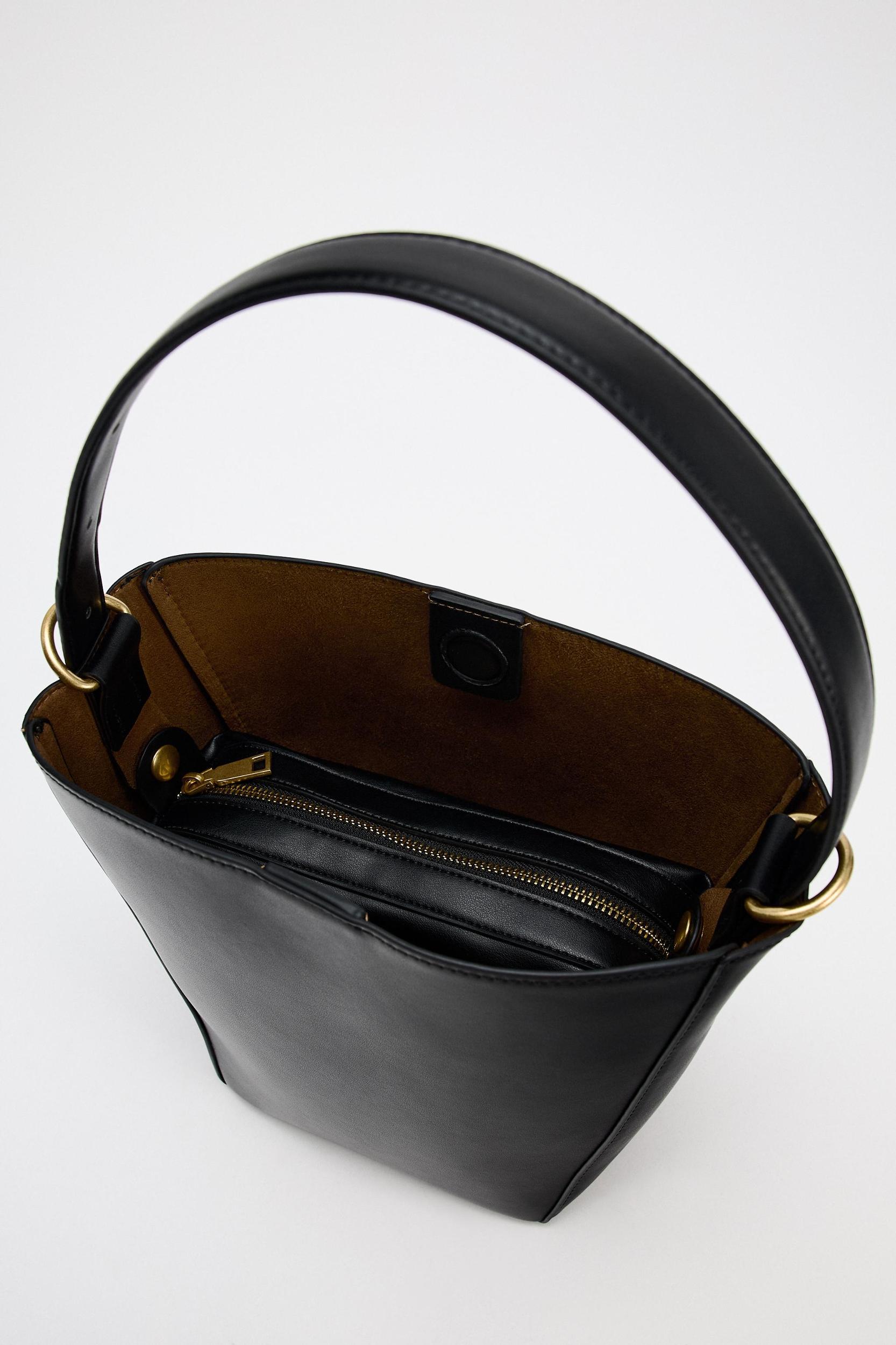 BUCKET BAG Product Image