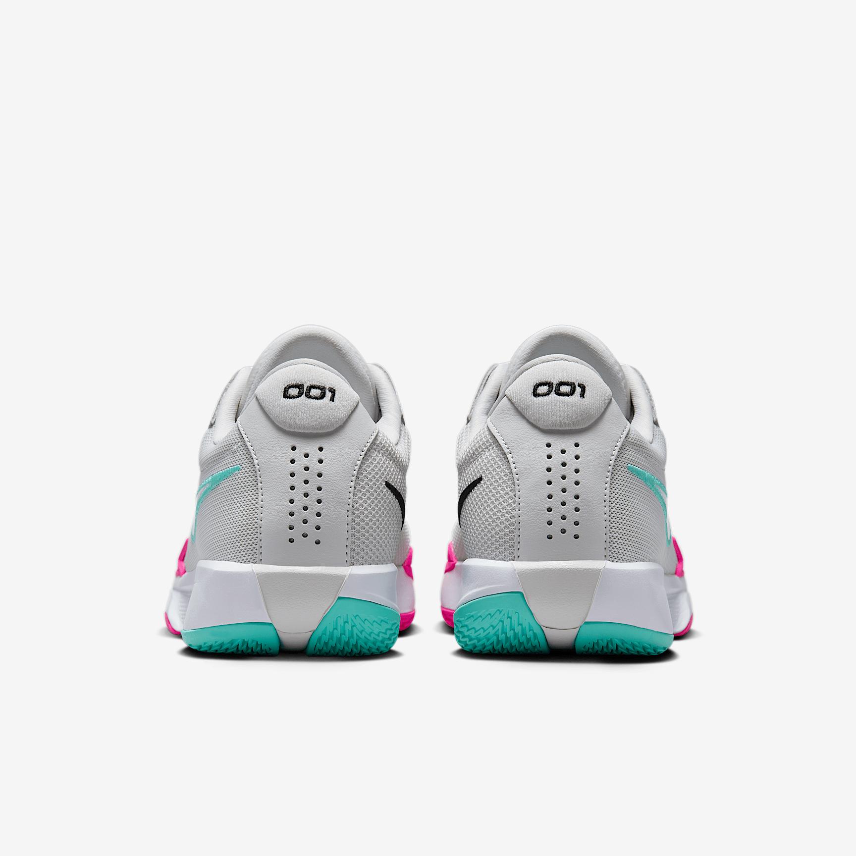 Nike Men's G.T. Cut Academy Basketball Shoes Product Image