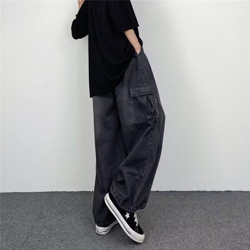 Low Rise Washed Wide Leg Cargo Jeans Product Image