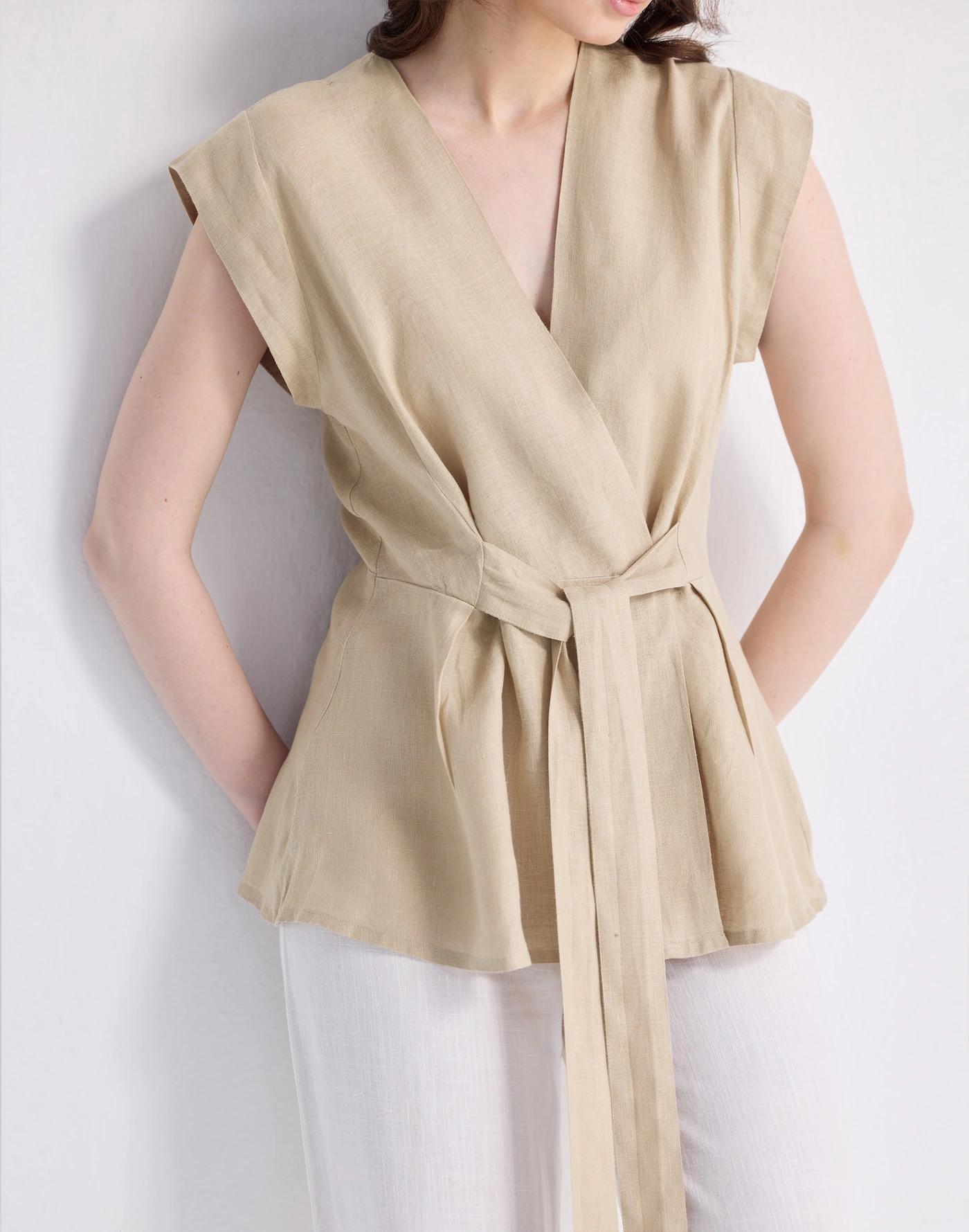 Reistor® Power Moves Hemp Short Sleeve Top in Neutral Beige Product Image