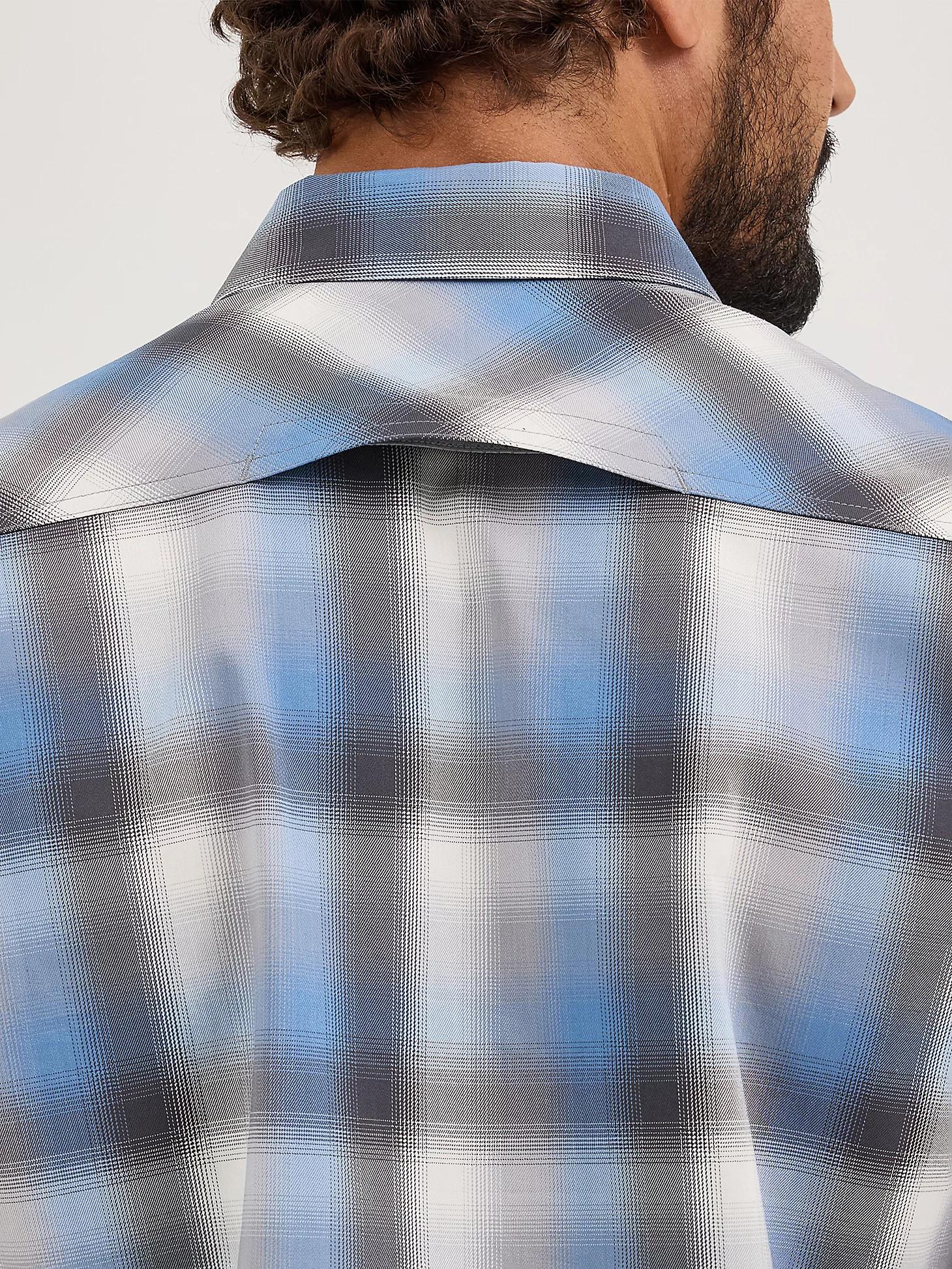 Men's Evergreen Short Sleeve Utility Shirt | Men's SHIRTS | Wrangler® Product Image