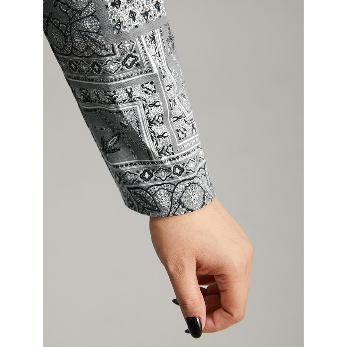 Plus Size Bandana Print Crew Neck Raglan Sleeve T-shirt Gray Women Casual Printed Bohemian Print Round Neck Dailywear T-shirts BloomChic 26/4X Product Image