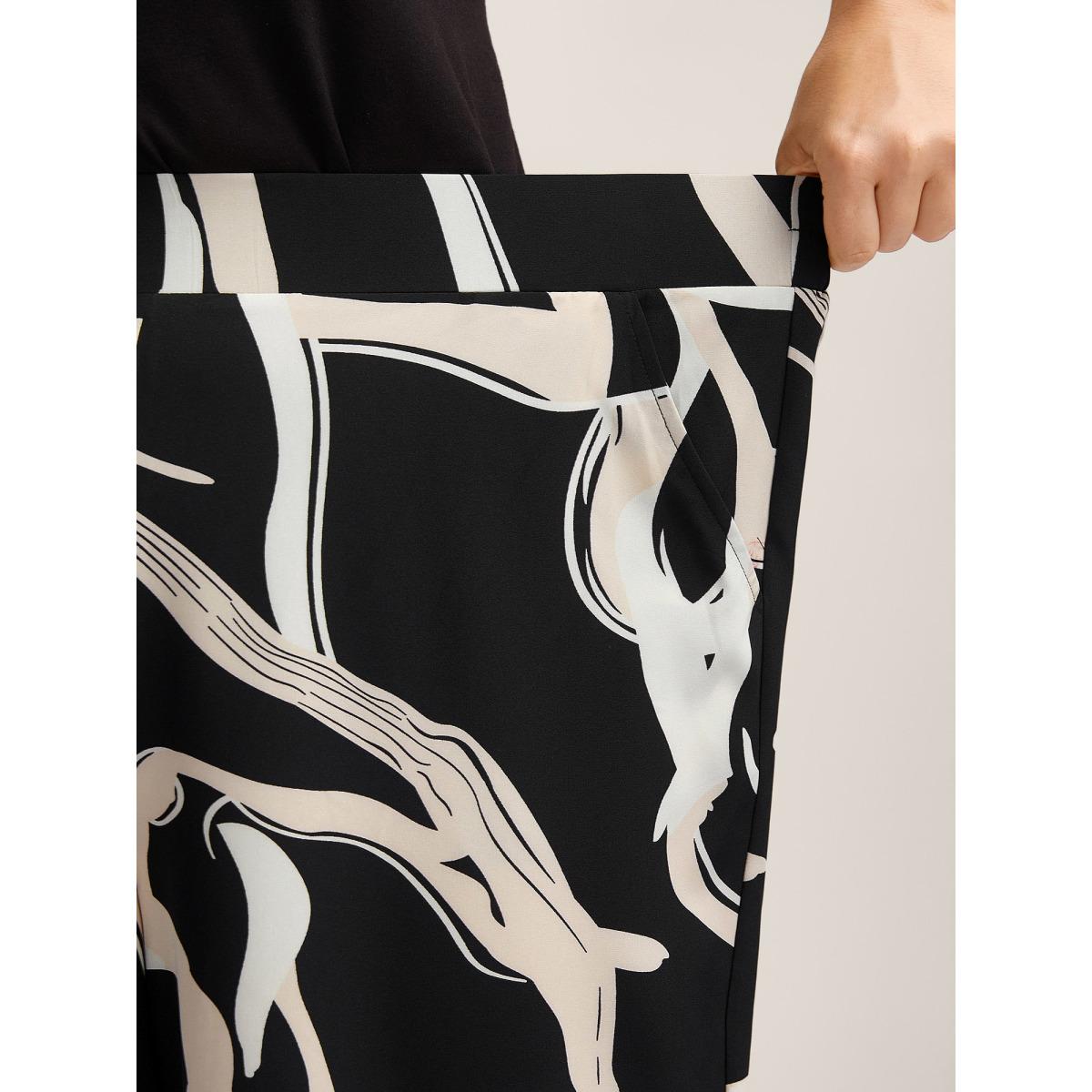 Plus Size Abstract Pattern Wide-Leg Pockets Pants Women Black At the Office Wide Leg Mid Rise Work Pants BloomChic 10/M Product Image