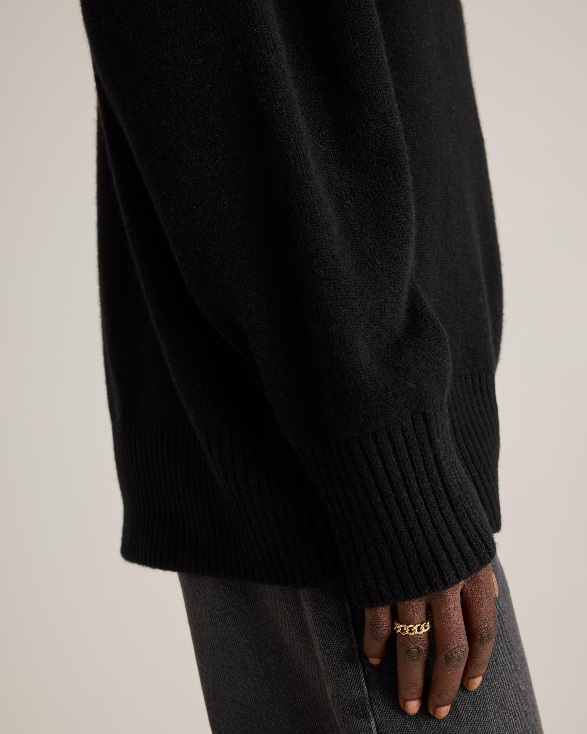 Quince | Women's Mongolian Cashmere Oversized V-Neck Sweater Product Image