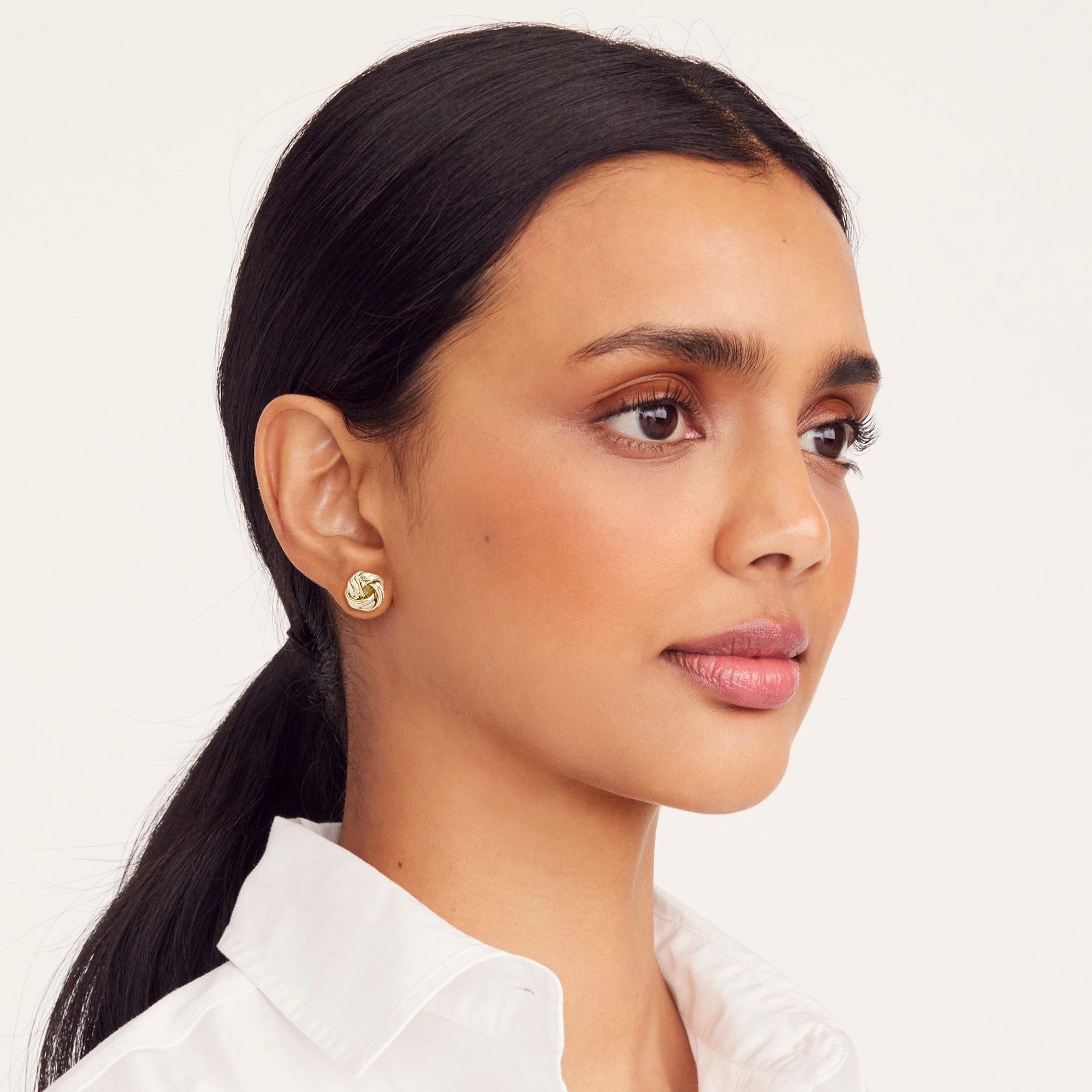 Knot stud earrings Product Image