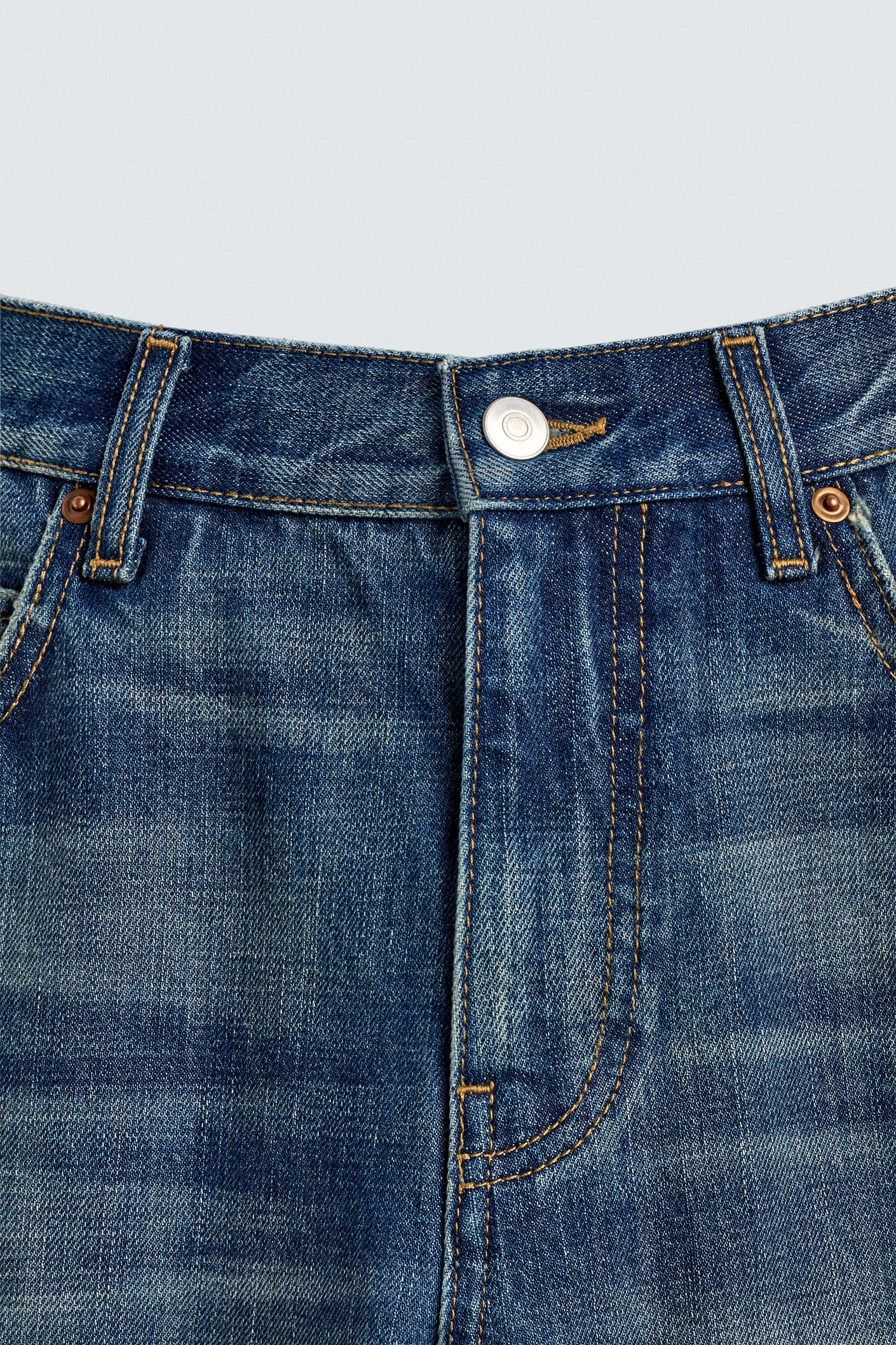 FLARE FIT JEANS Product Image