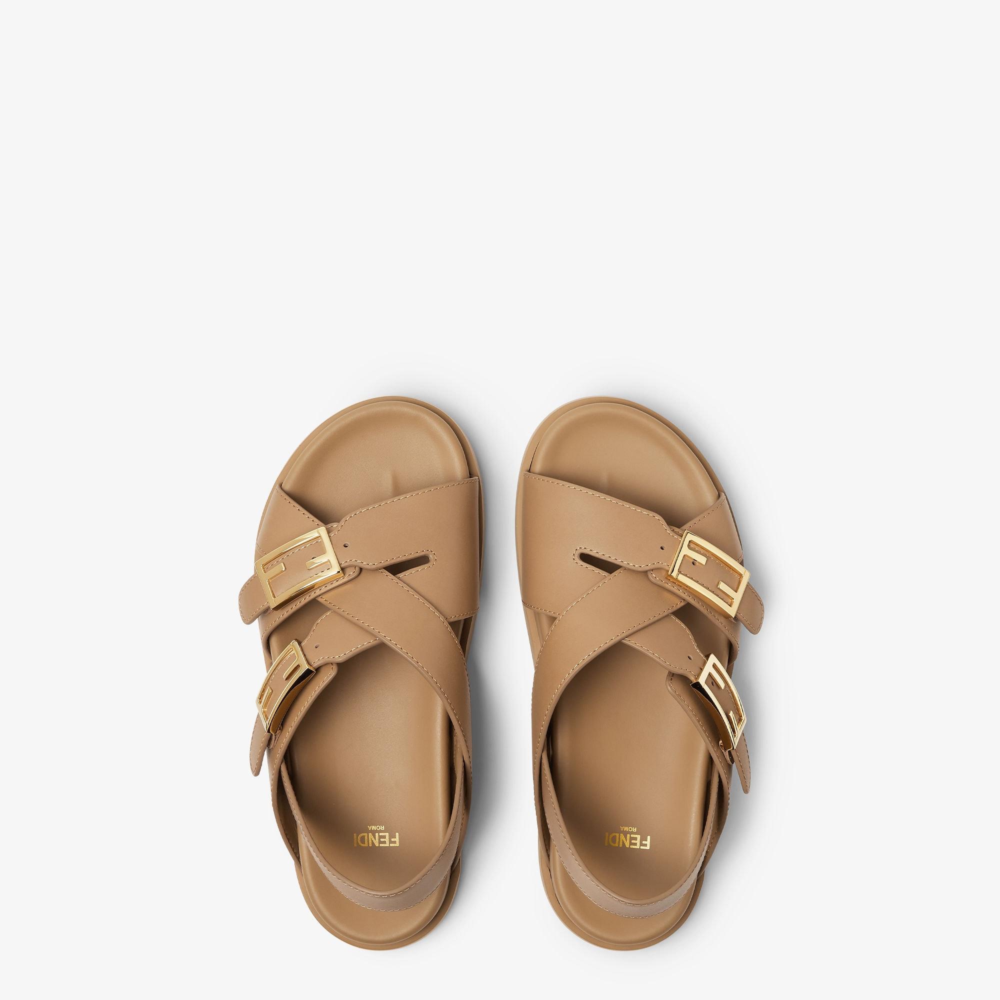 Fendi FeelBeige leather slides Product Image