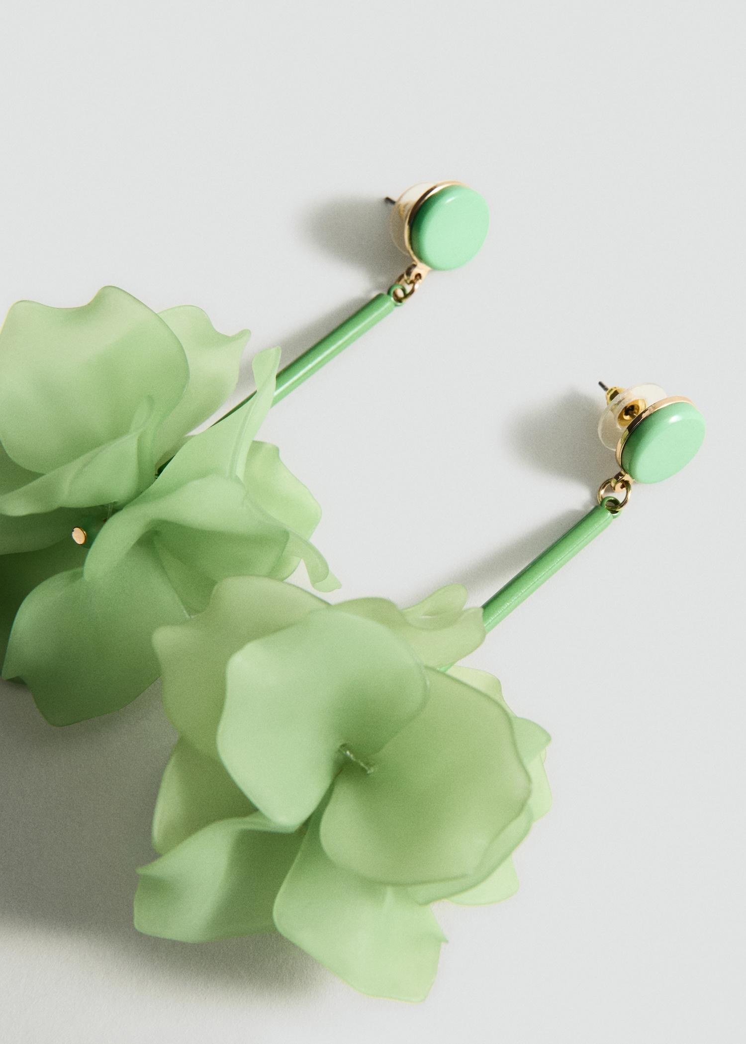 Hanging floral earrings - Women | MANGO USA Product Image