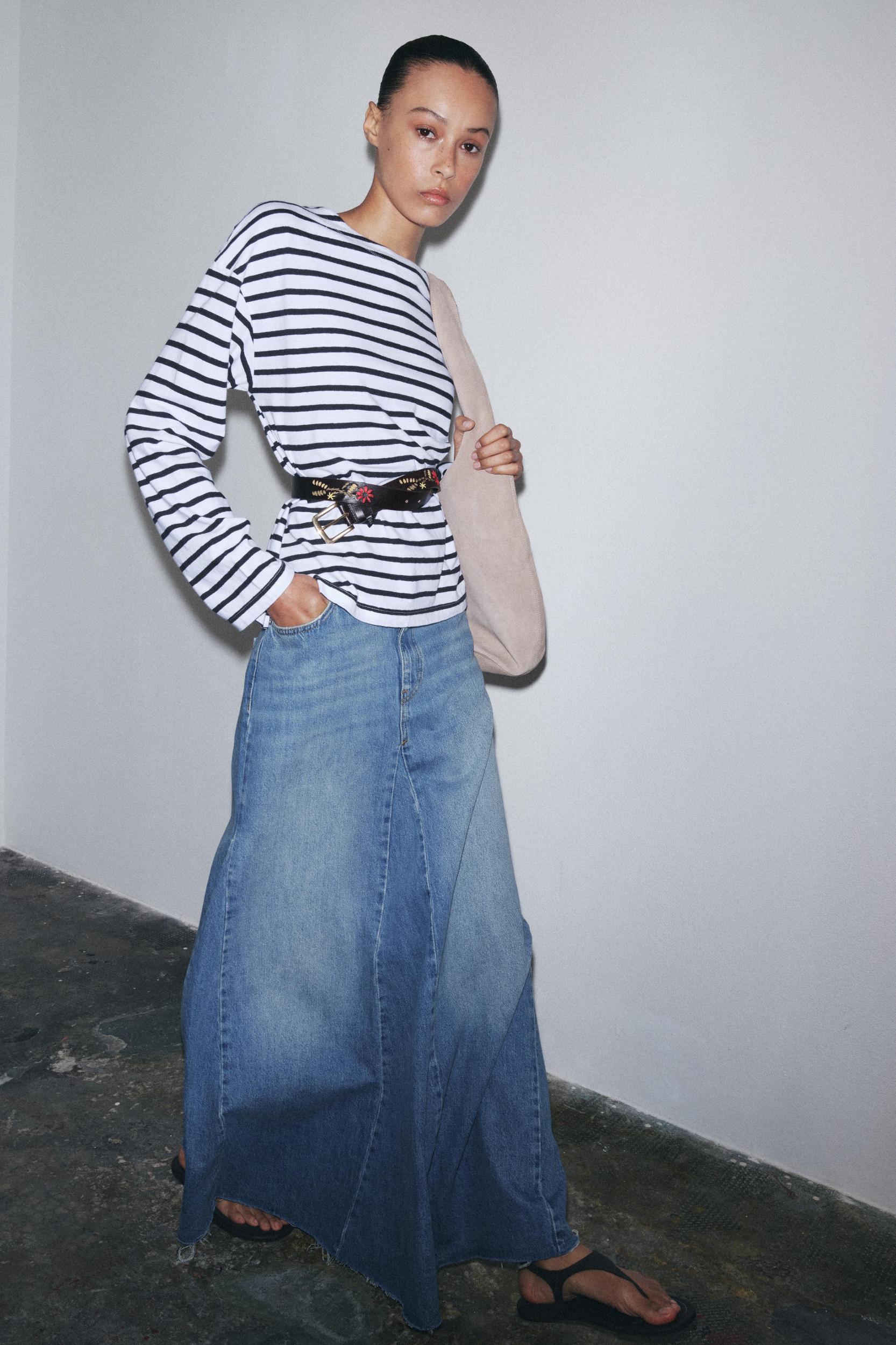 STRIPED LONG SLEEVE T-SHIRT Product Image