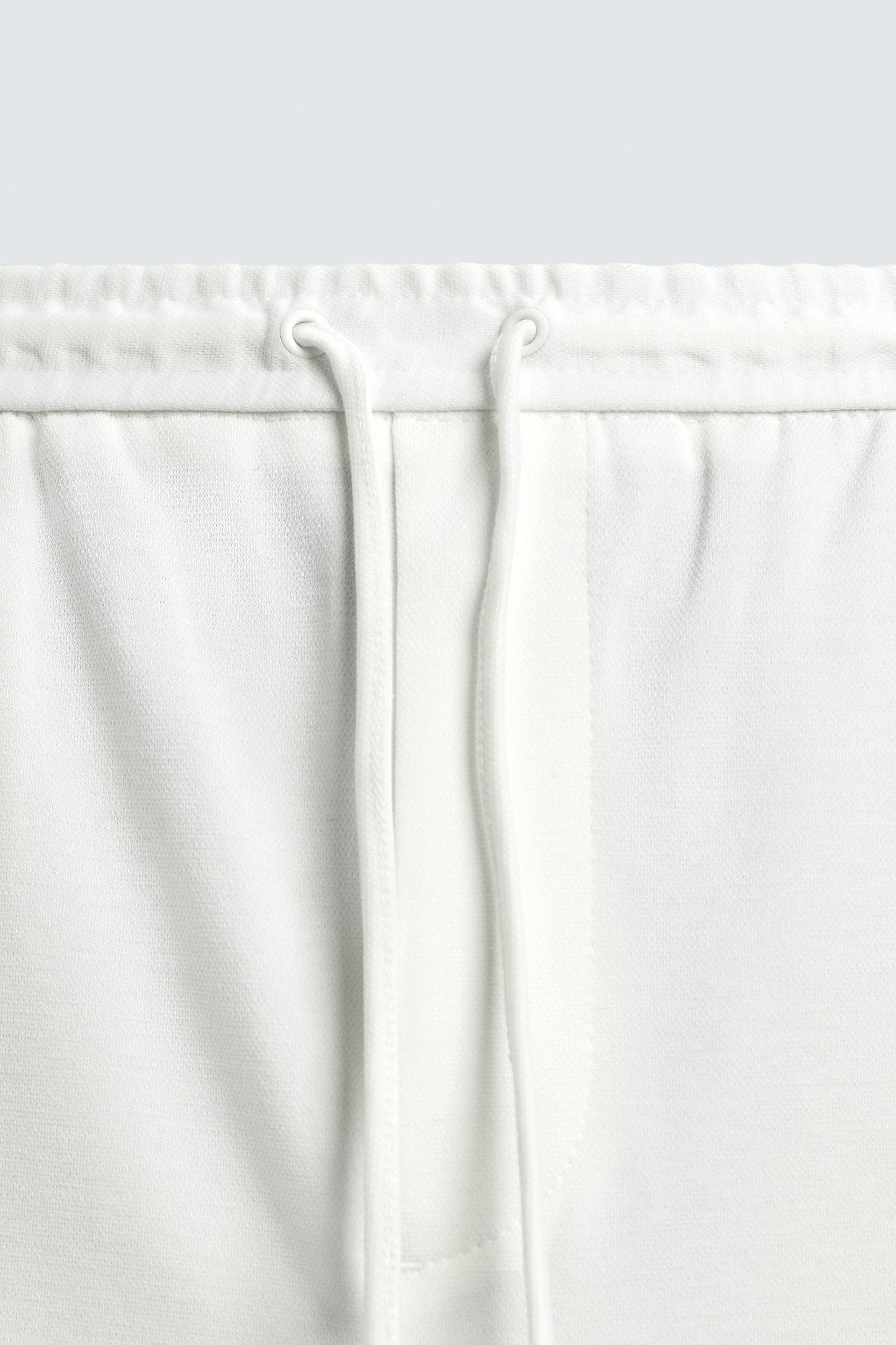 REGULAR FIT COMFORT SHORTS Product Image