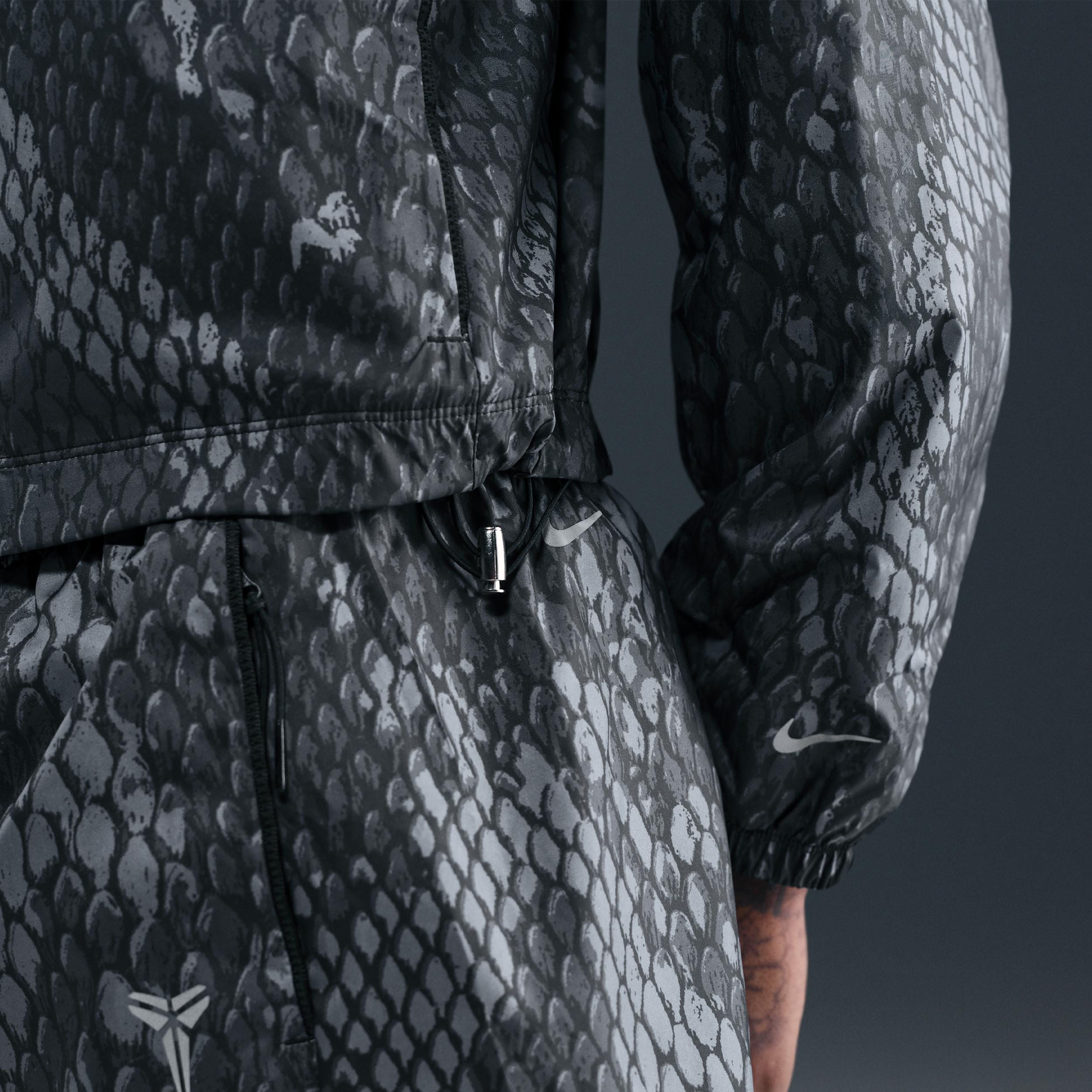 Nike Womens Kobe Lightweight Woven Jacket | IB2718-010 Product Image