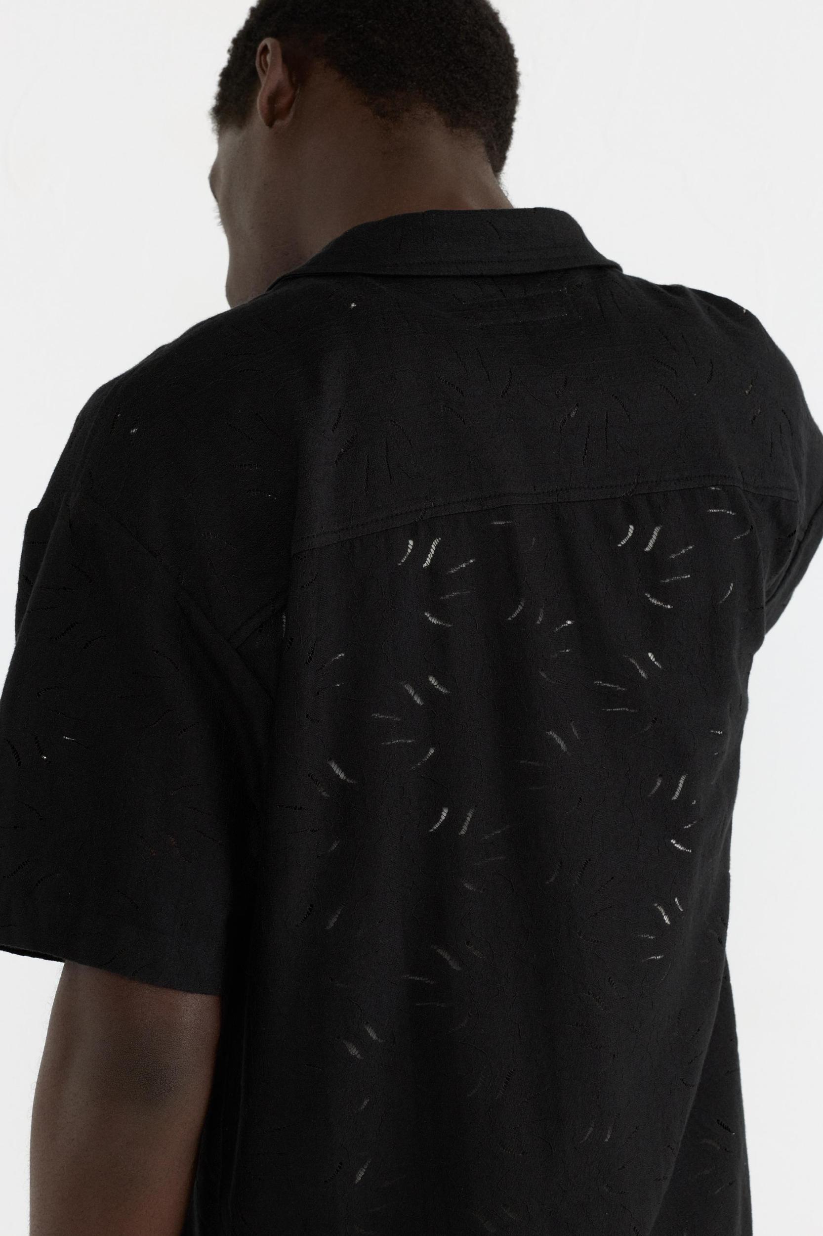 Black short sleeve shirt Product Image