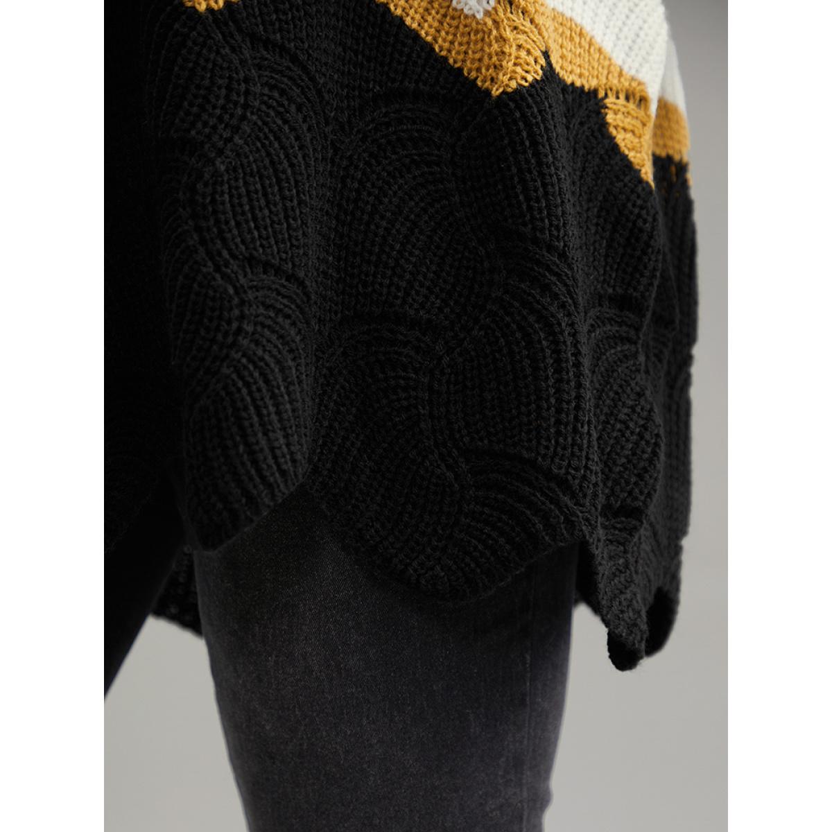 Plus Size Contrast Cut Out Batwing Sleeve Pullover Multicolor Women Casual Loose Long Sleeve V-neck Everyday Pullovers BloomChic 26/4X Product Image