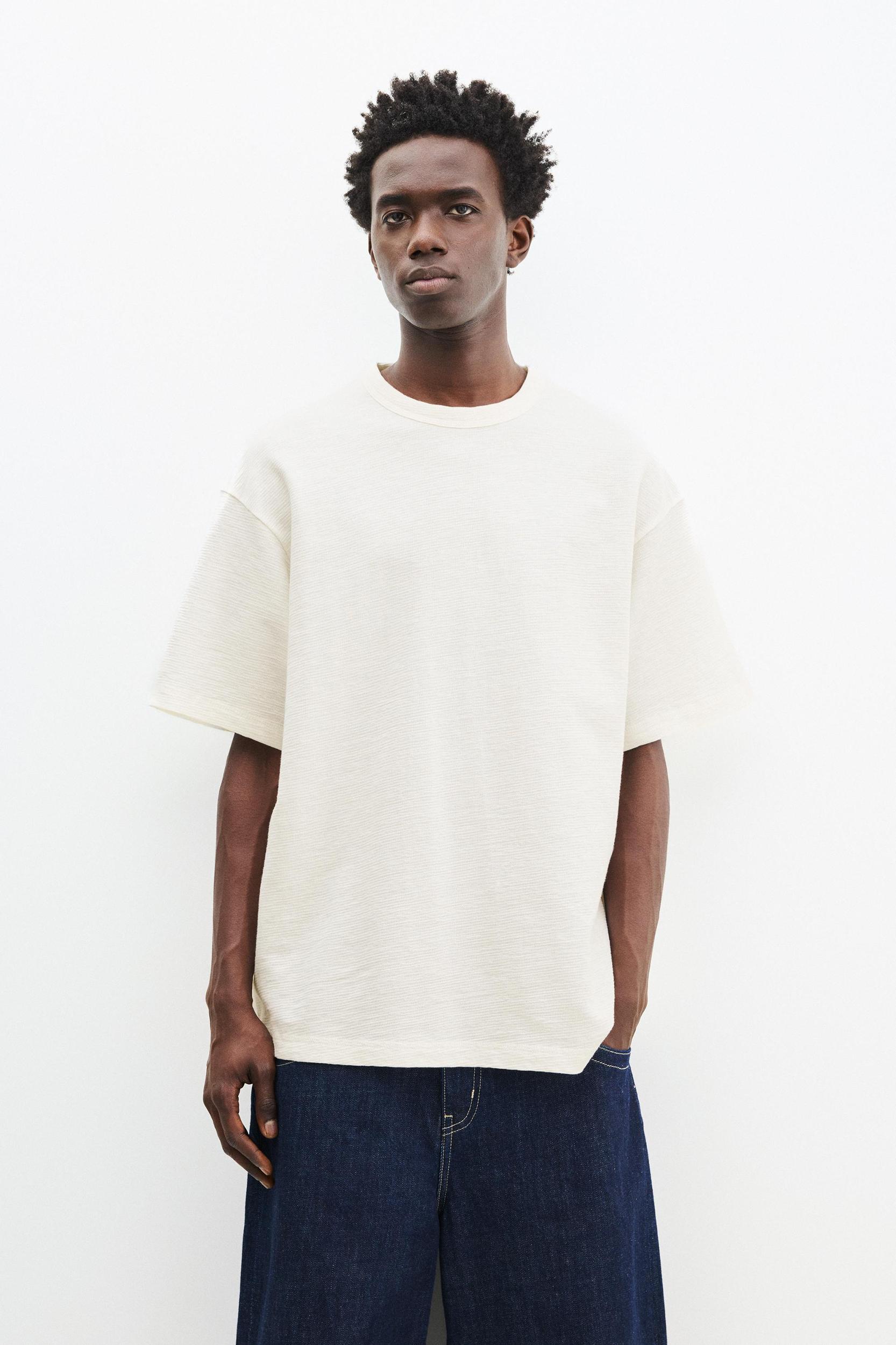 Short sleeve textured T-shirt Product Image