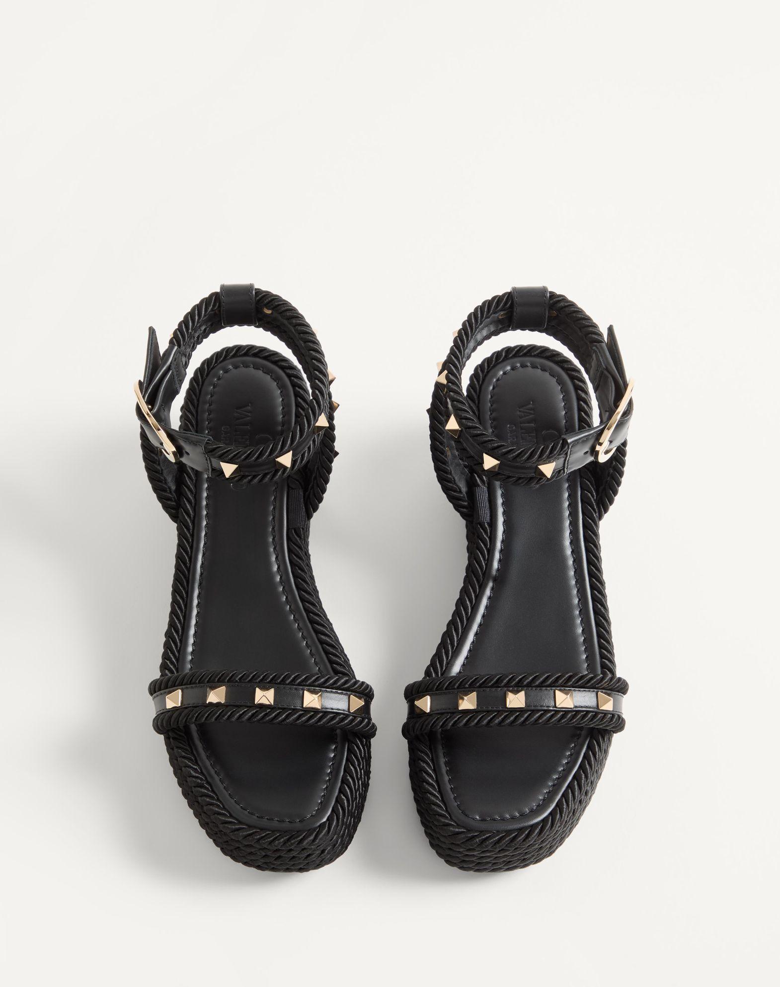 Rockstud Flatform Sandal In Calfskin 45Mm Product Image