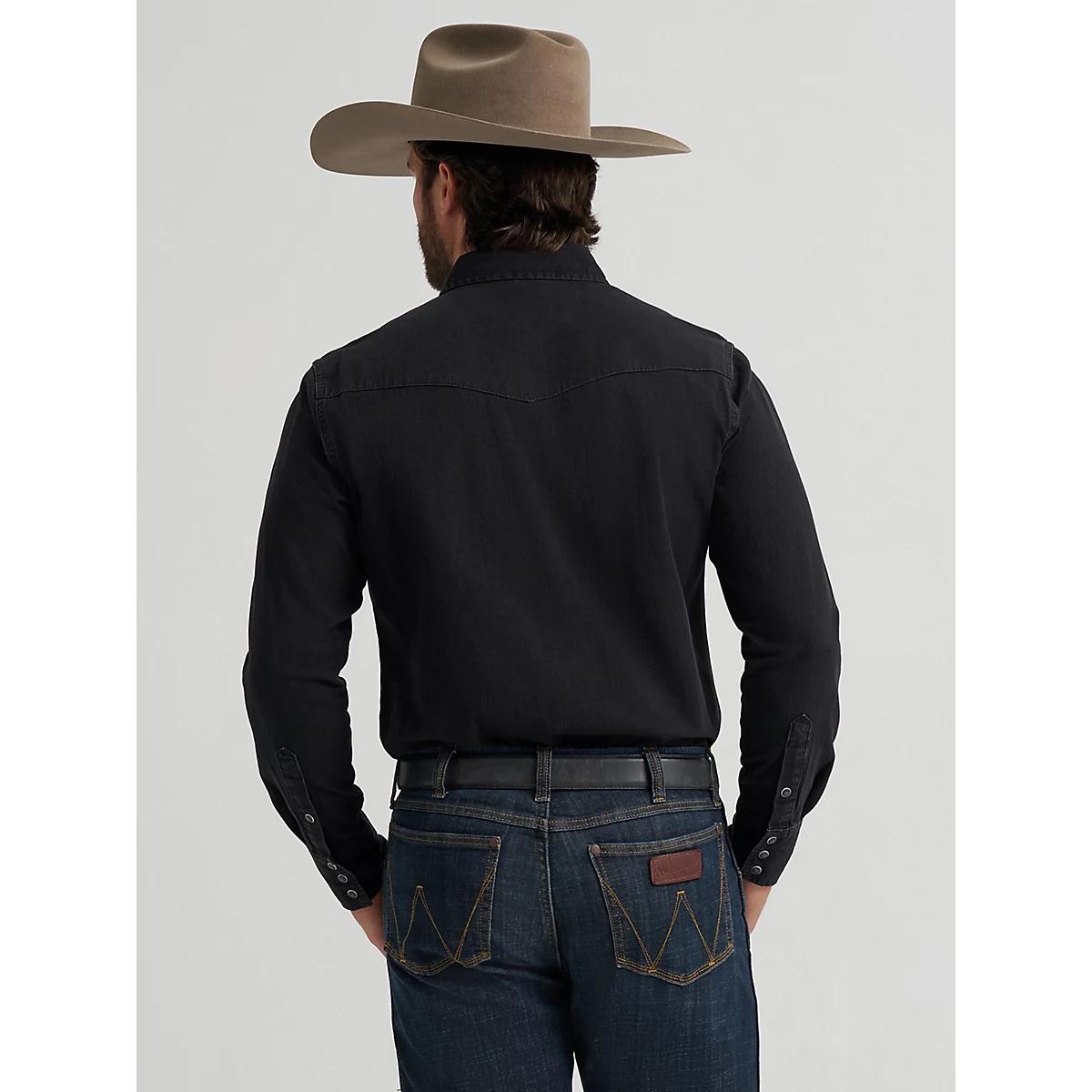 Men's Wrangler® Classic Denim Western Snap Shirt in Light Wash Product Image