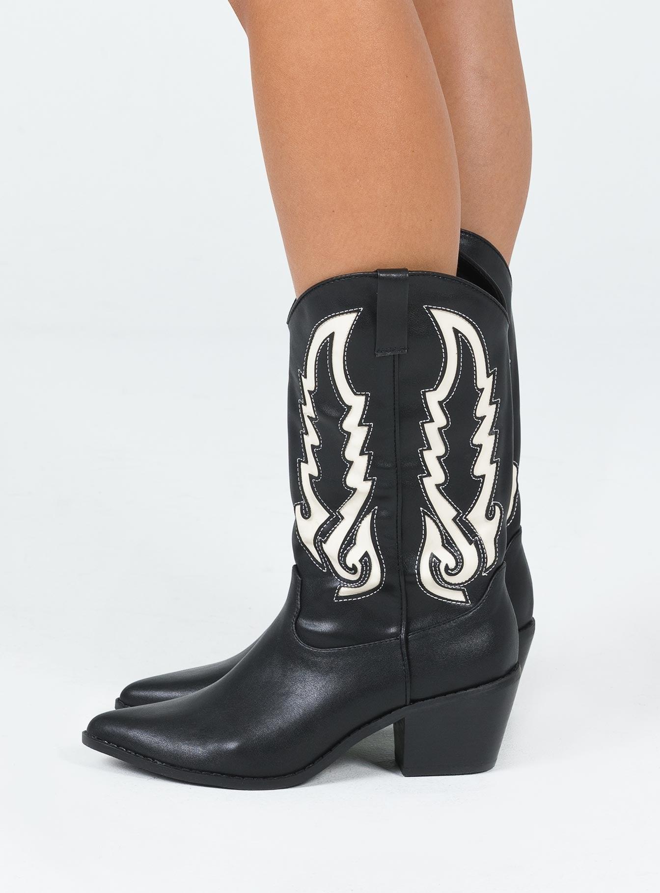 Billini Norva Boots Black / Bone Product Image