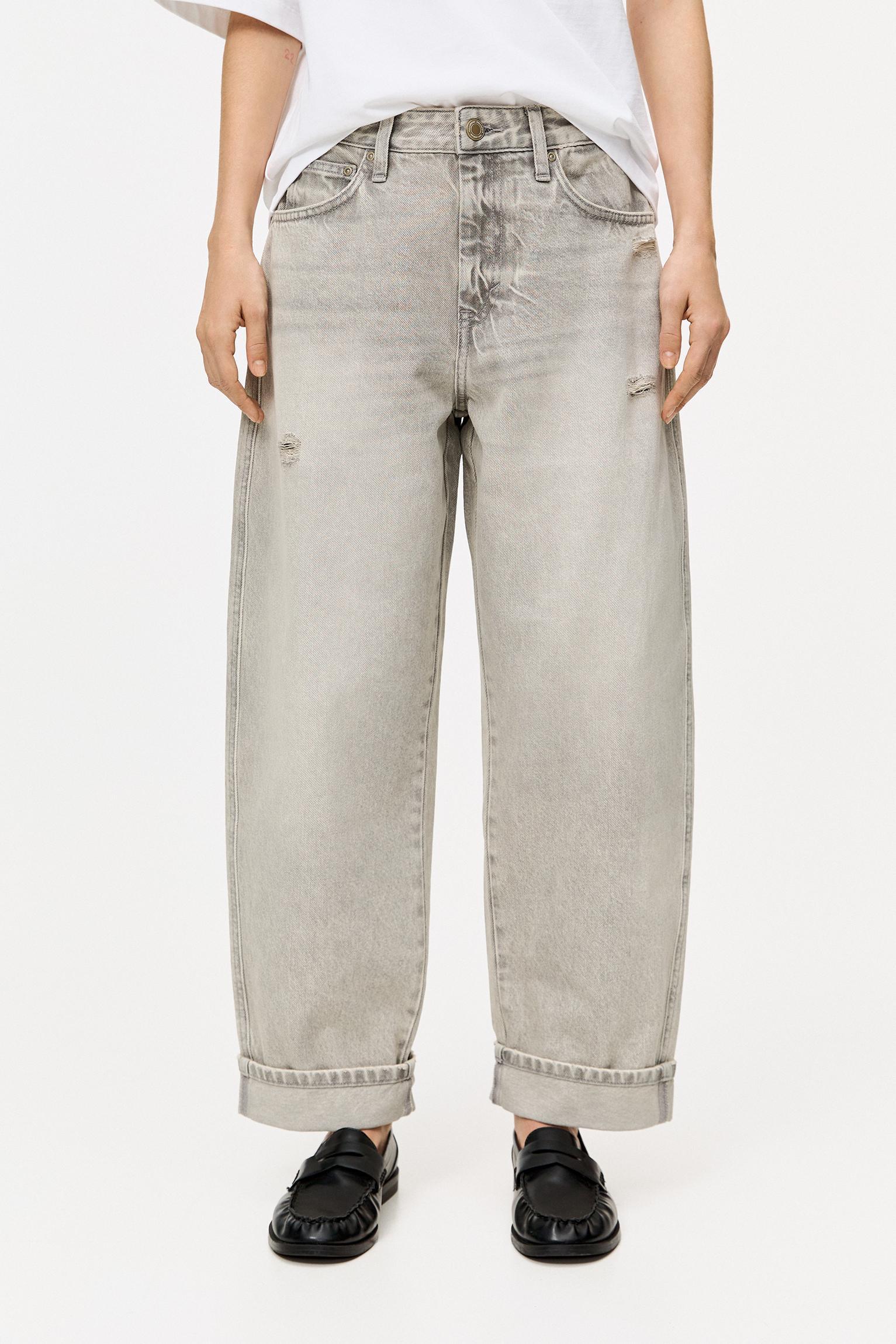 Mid-rise balloon fit jeans Product Image