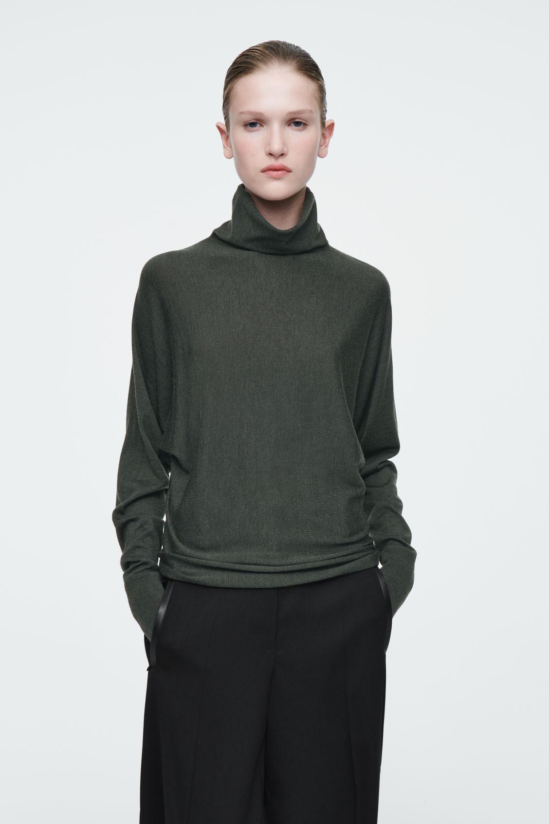 THE FUNNEL-NECK MERINO WOOL SWEATER Product Image
