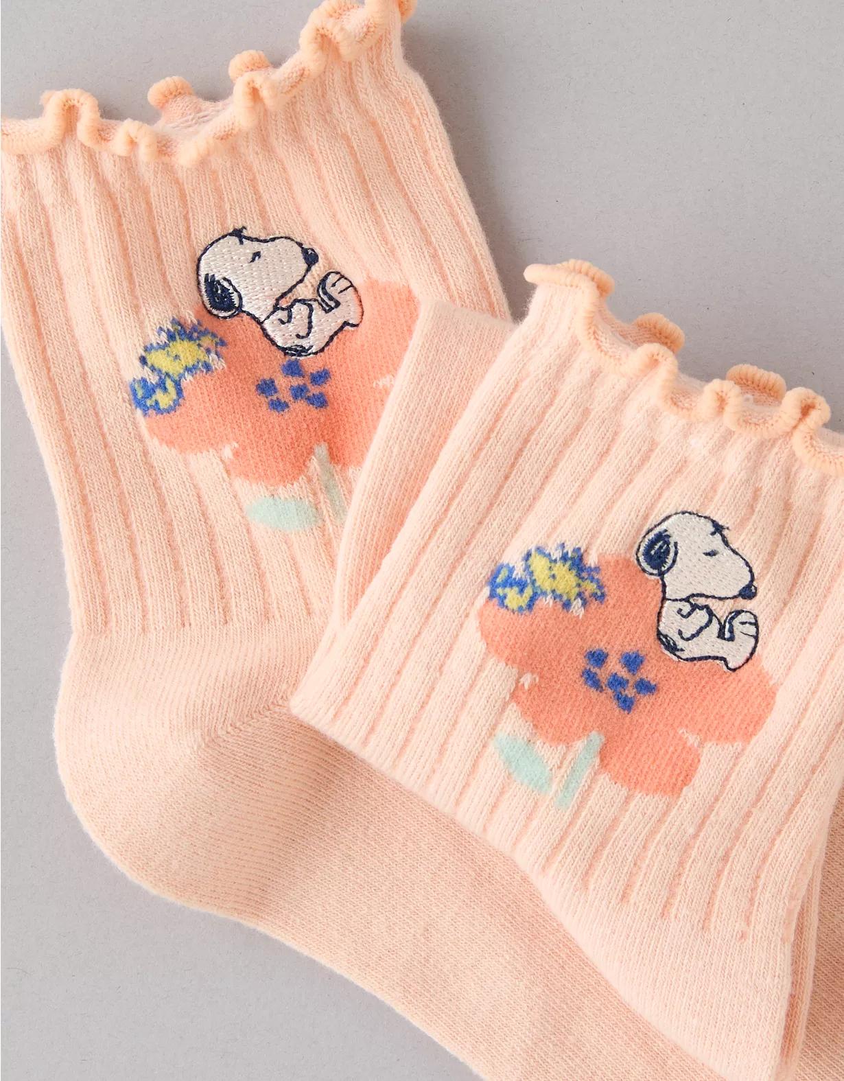 AE Snoopy Flowers Ruffle Boyfriend Socks Product Image