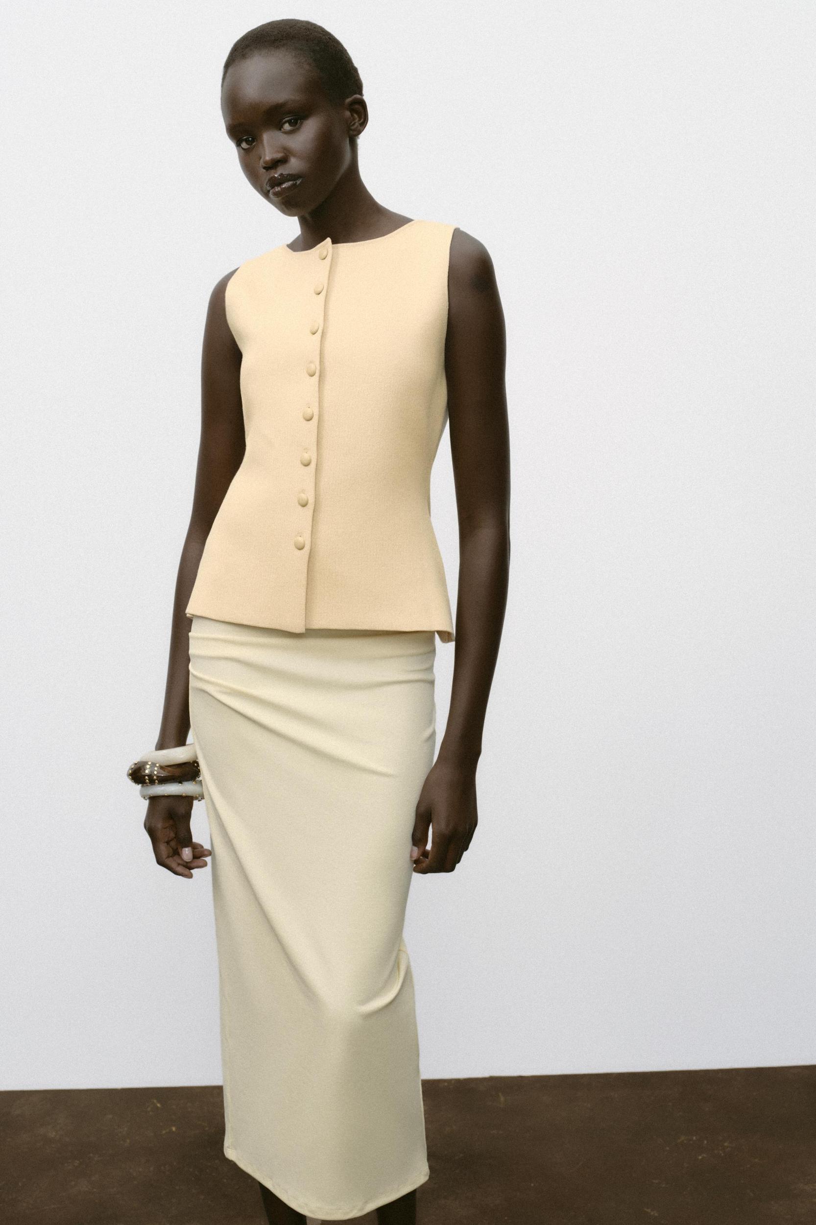 BUTTON KNIT VEST Product Image