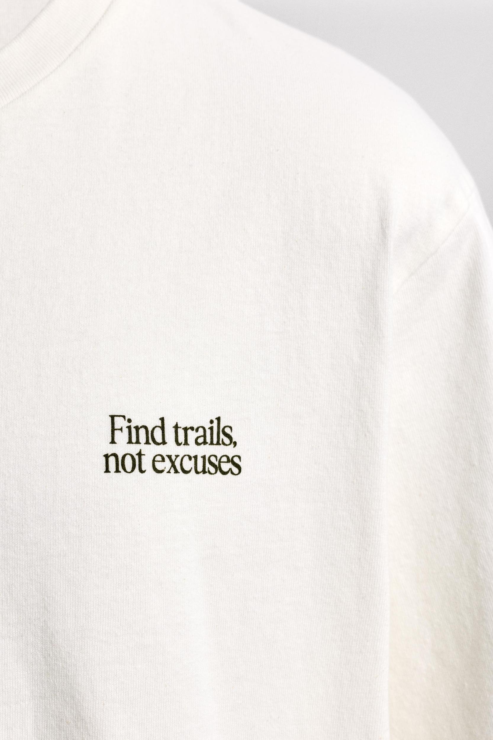 GRAPHIC PRINT T-SHIRT Product Image