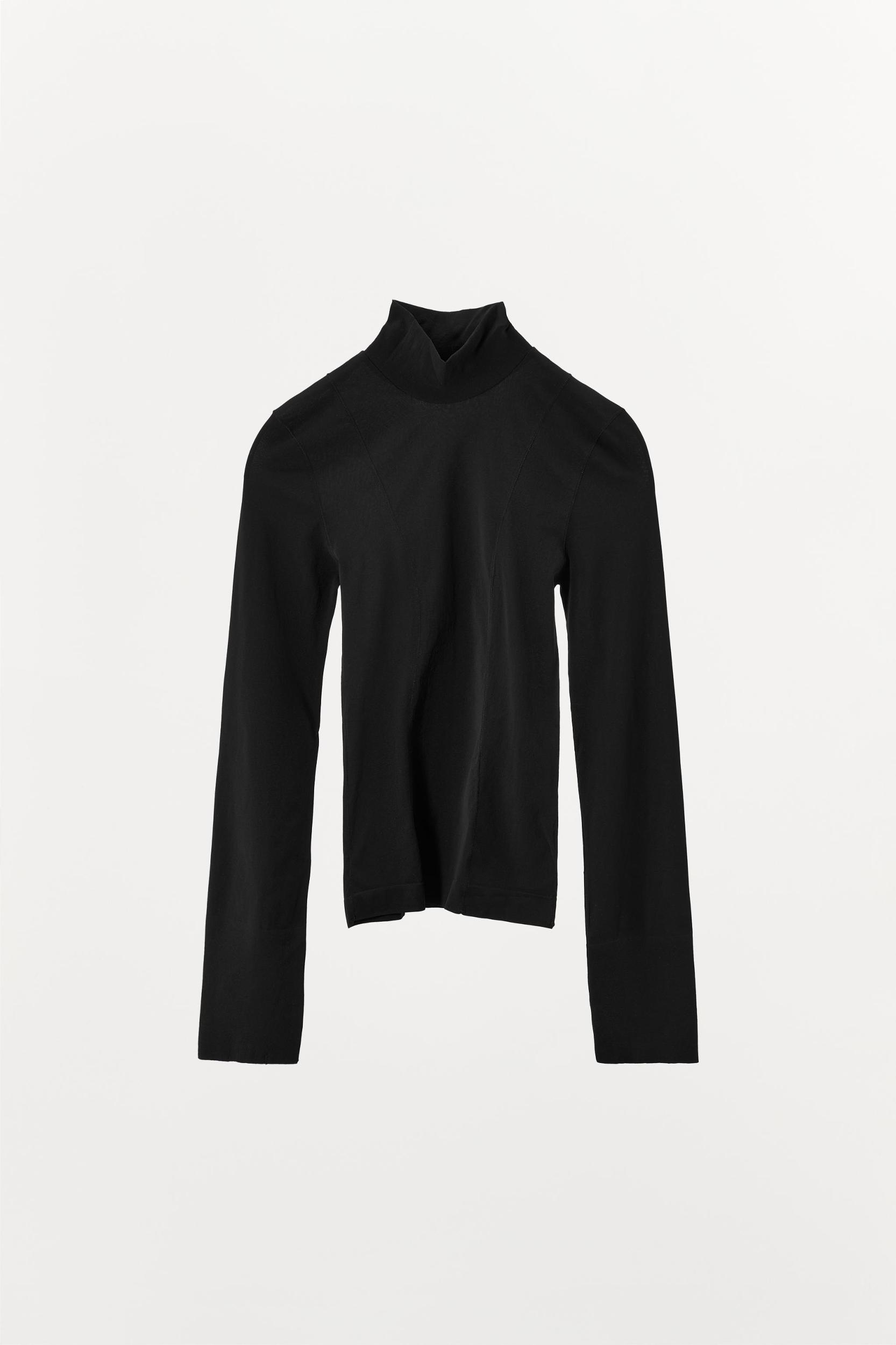 FITTED TOP WITH SEAMS Product Image