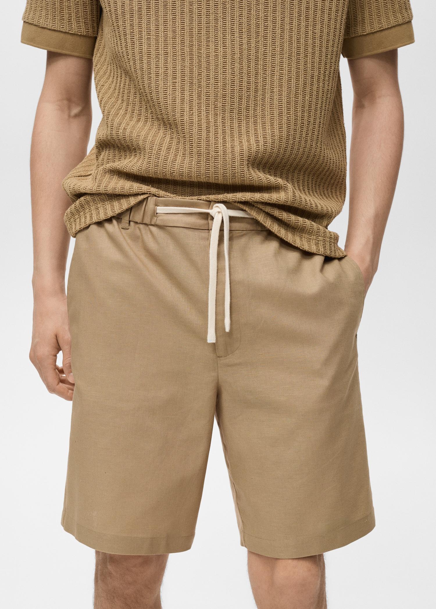 Cotton-linen blend bermuda shorts - Men | MANGO USA Product Image