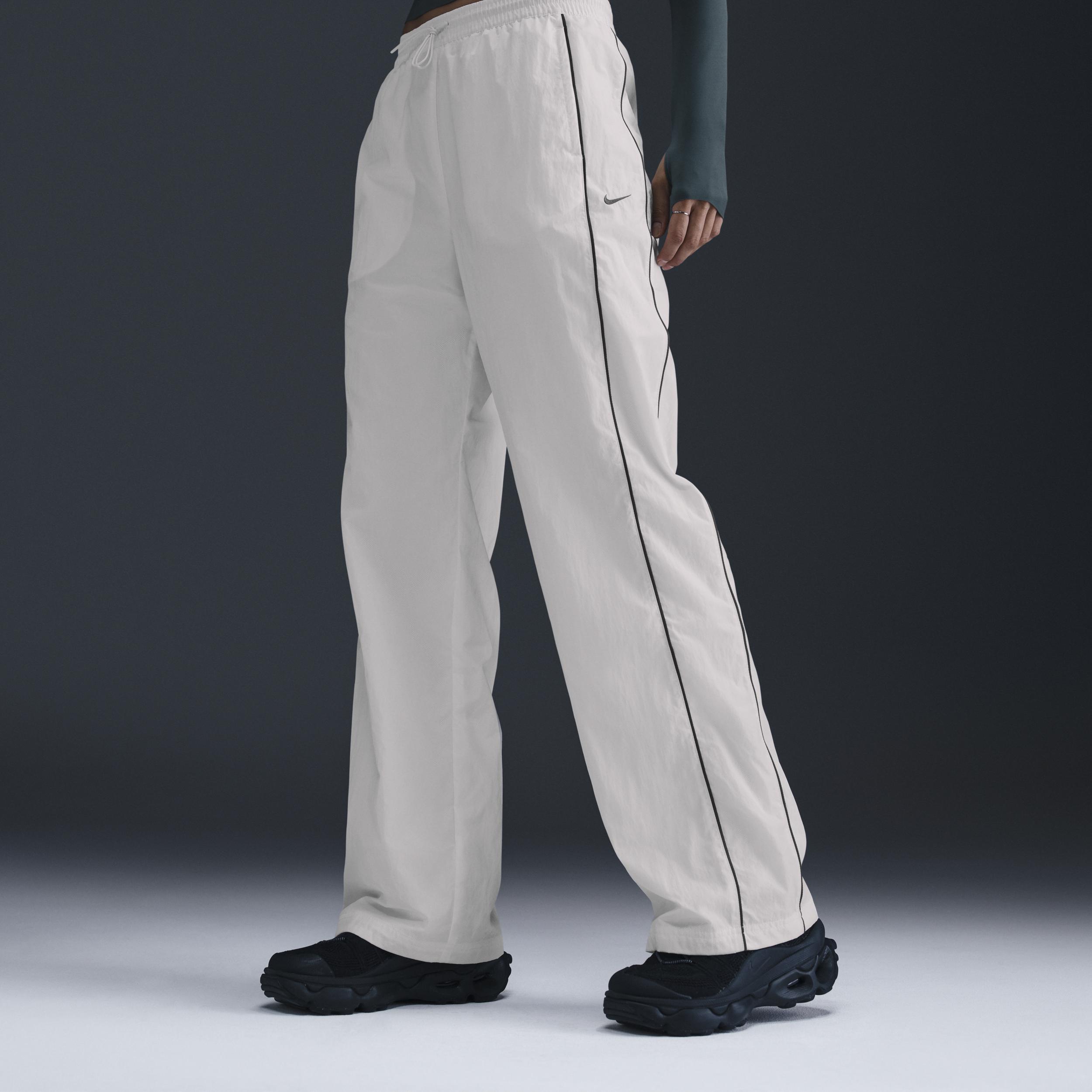 Nike Women's Windrunner High-Waisted Woven Open-Hem Pants Product Image