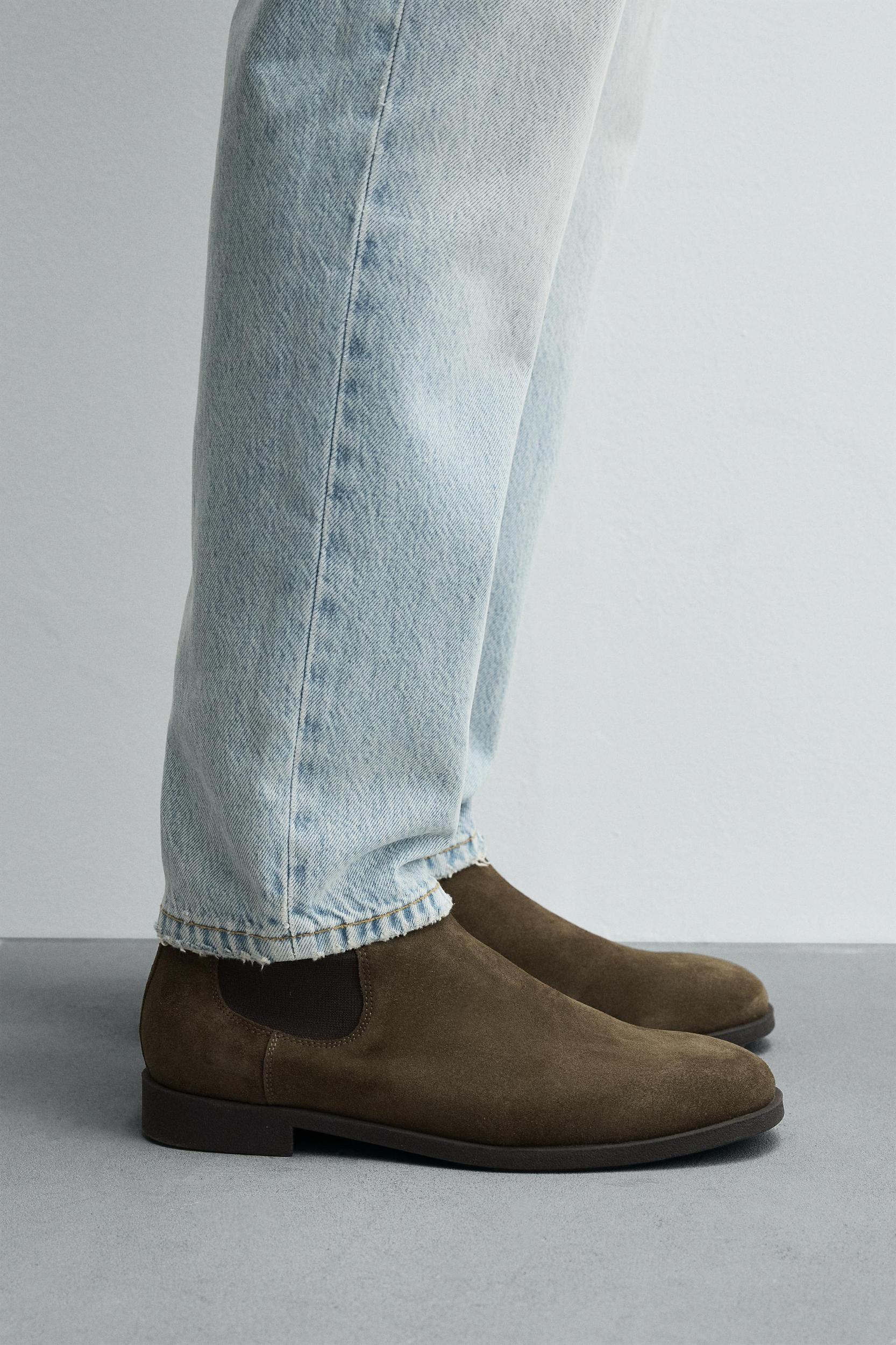LEATHER CHELSEA BOOTS Product Image