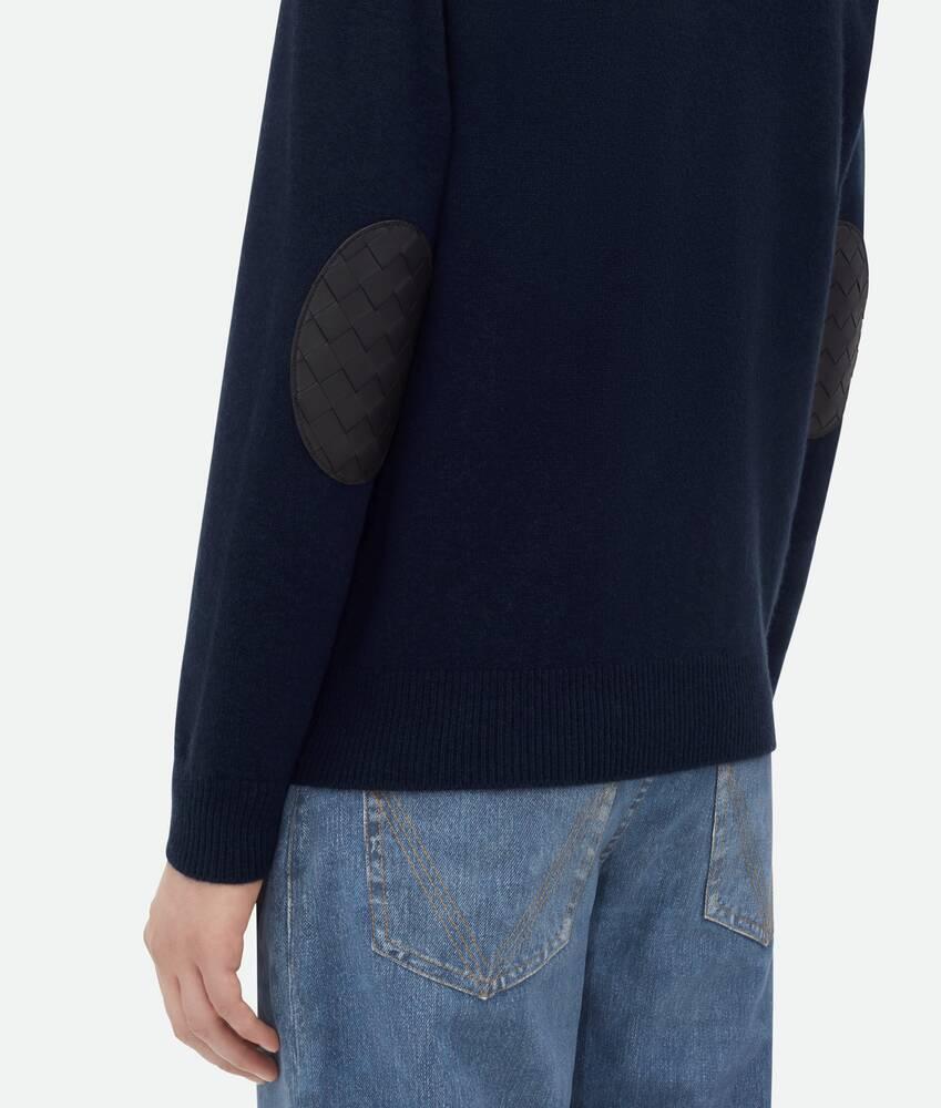 Men's Cashmere Jumper in Navy Product Image